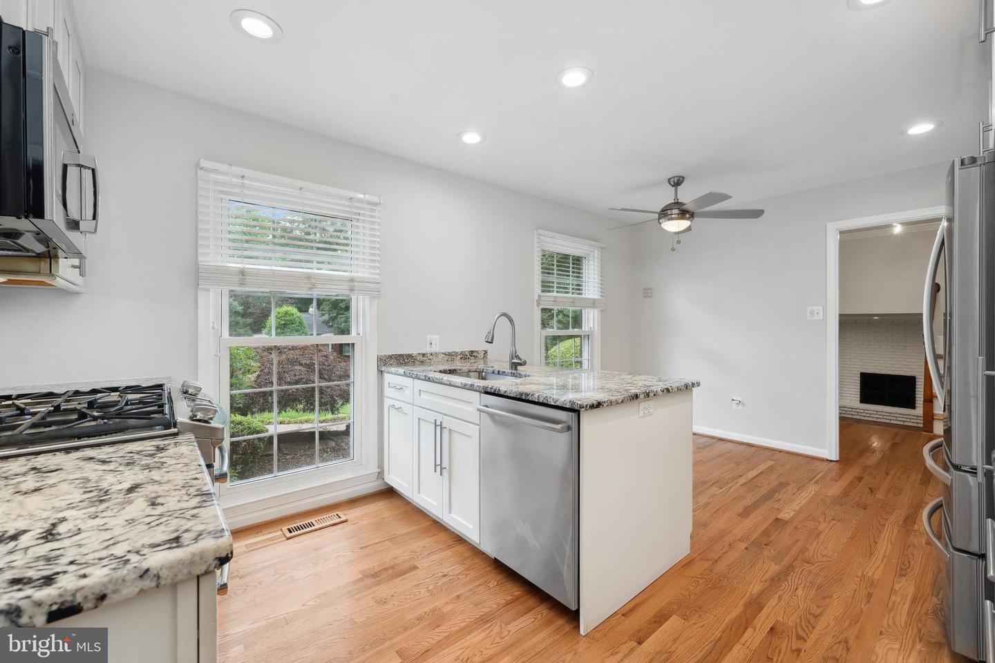 9528 WALLINGFORD DR, BURKE, Virginia 22015, 4 Bedrooms Bedrooms, ,3 BathroomsBathrooms,Residential,For sale,9528 WALLINGFORD DR,VAFX2246784 MLS # VAFX2246784