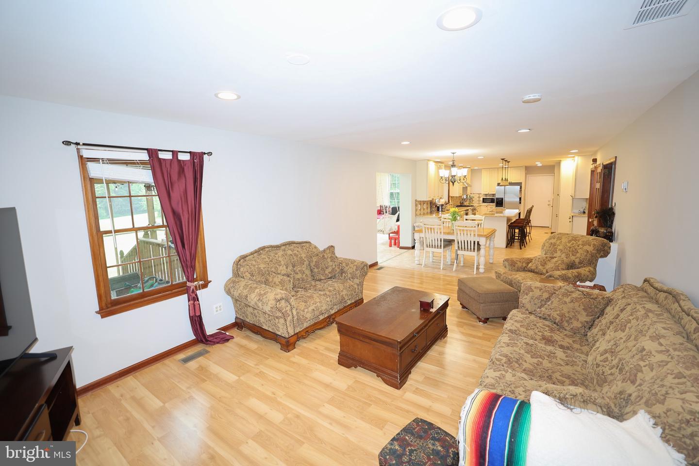 865 SENECA RD, GREAT FALLS, Virginia 22066, 4 Bedrooms Bedrooms, ,3 BathroomsBathrooms,Residential,For sale,865 SENECA RD,VAFX2246894 MLS # VAFX2246894