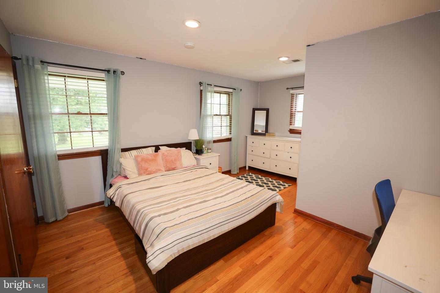 865 SENECA RD, GREAT FALLS, Virginia 22066, 4 Bedrooms Bedrooms, ,3 BathroomsBathrooms,Residential,For sale,865 SENECA RD,VAFX2246894 MLS # VAFX2246894