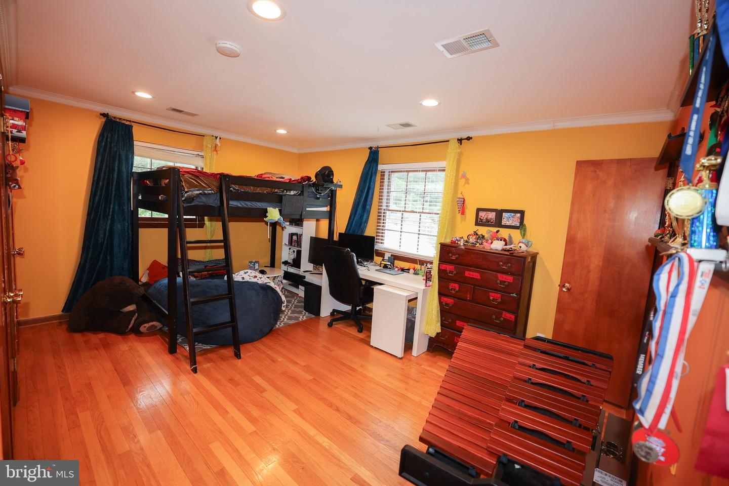 865 SENECA RD, GREAT FALLS, Virginia 22066, 4 Bedrooms Bedrooms, ,3 BathroomsBathrooms,Residential,For sale,865 SENECA RD,VAFX2246894 MLS # VAFX2246894