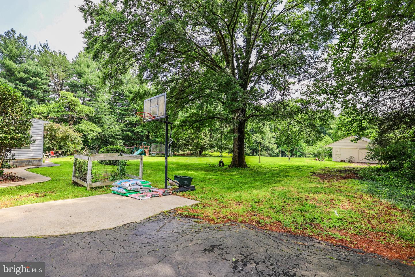 865 SENECA RD, GREAT FALLS, Virginia 22066, 4 Bedrooms Bedrooms, ,3 BathroomsBathrooms,Residential,For sale,865 SENECA RD,VAFX2246894 MLS # VAFX2246894