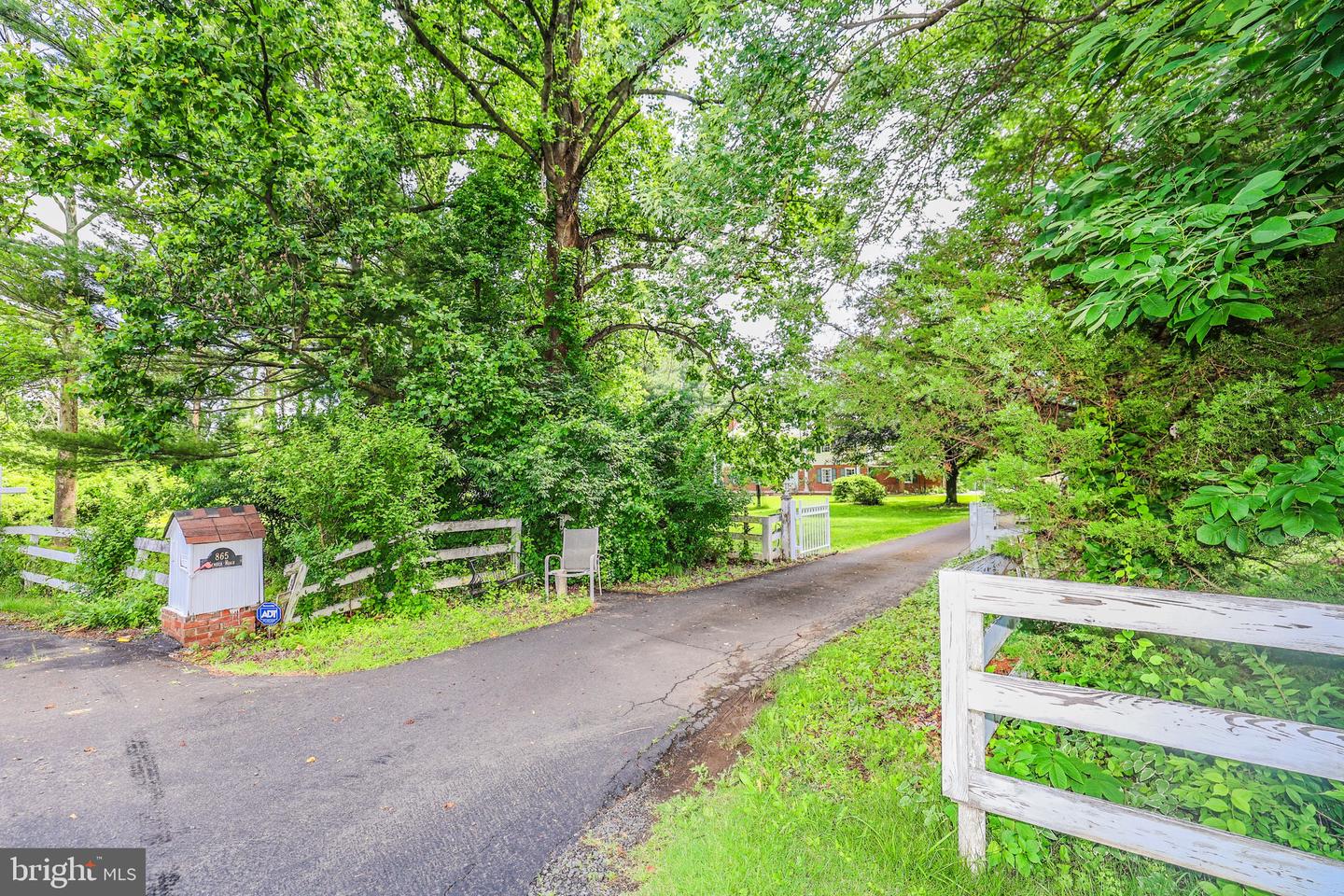 865 SENECA RD, GREAT FALLS, Virginia 22066, 4 Bedrooms Bedrooms, ,3 BathroomsBathrooms,Residential,For sale,865 SENECA RD,VAFX2246894 MLS # VAFX2246894