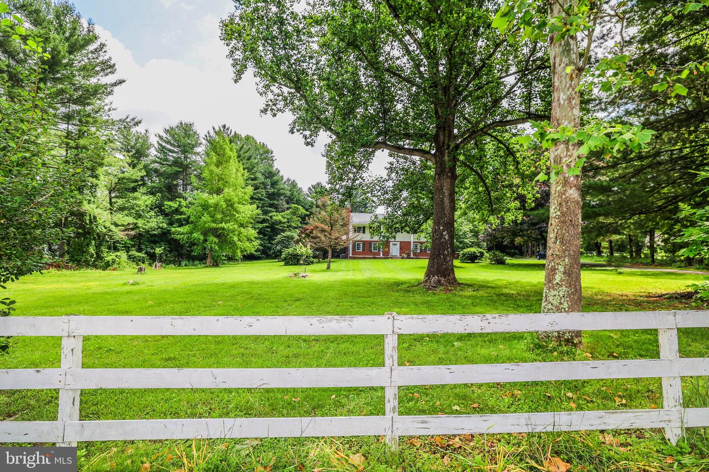865 SENECA RD, GREAT FALLS, Virginia 22066, 4 Bedrooms Bedrooms, ,3 BathroomsBathrooms,Residential,For sale,865 SENECA RD,VAFX2246894 MLS # VAFX2246894