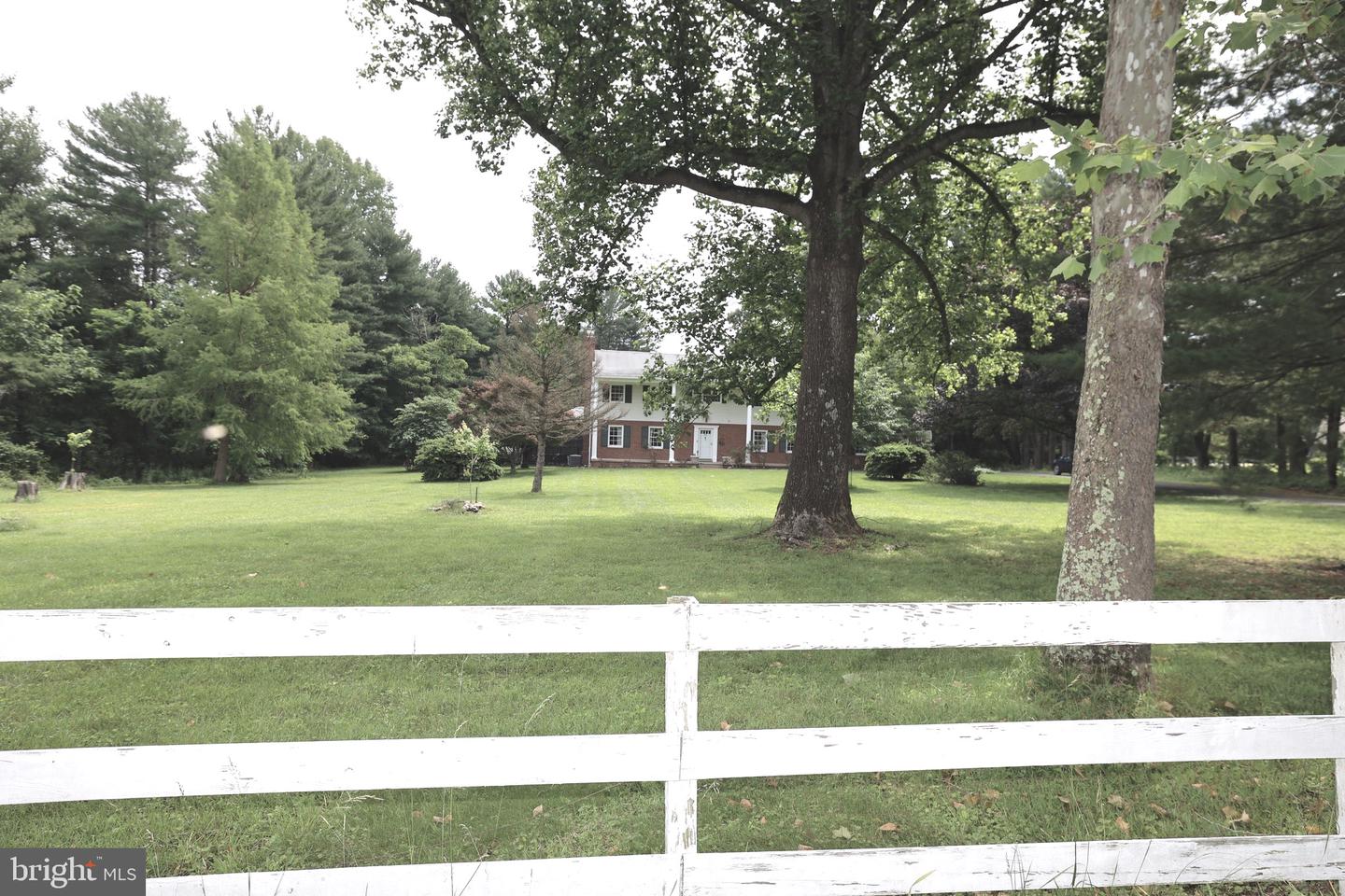 865 SENECA RD, GREAT FALLS, Virginia 22066, 4 Bedrooms Bedrooms, ,3 BathroomsBathrooms,Residential,For sale,865 SENECA RD,VAFX2246894 MLS # VAFX2246894