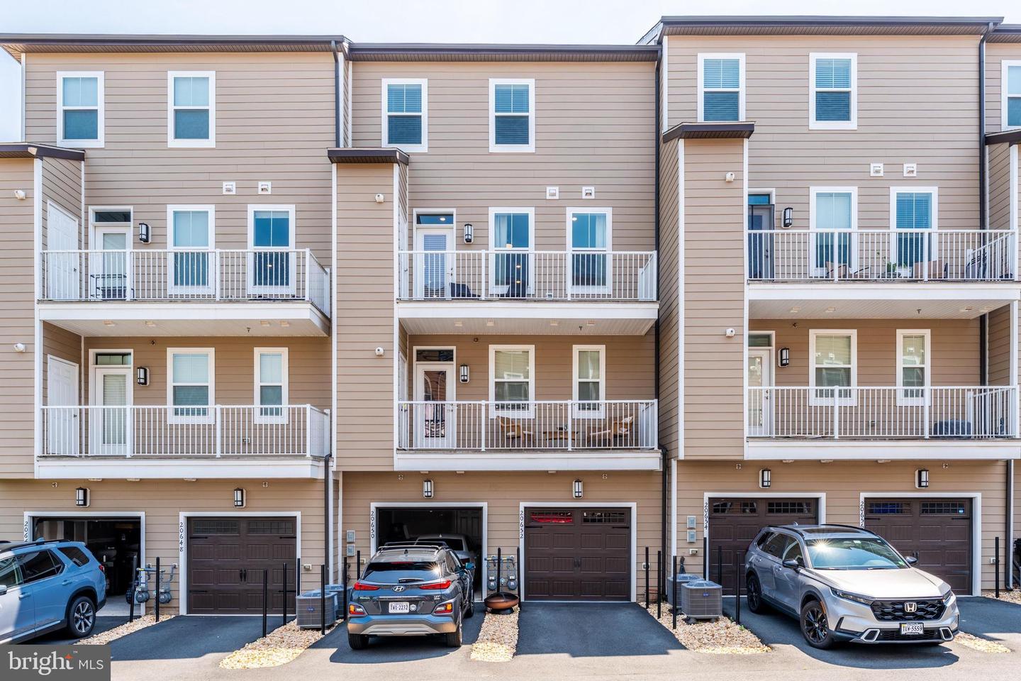 20652 RIVER LIFFEY TER, STERLING, Virginia 20166, 3 Bedrooms Bedrooms, ,2 BathroomsBathrooms,Residential,For sale,20652 RIVER LIFFEY TER,VALO2099330 MLS # VALO2099330