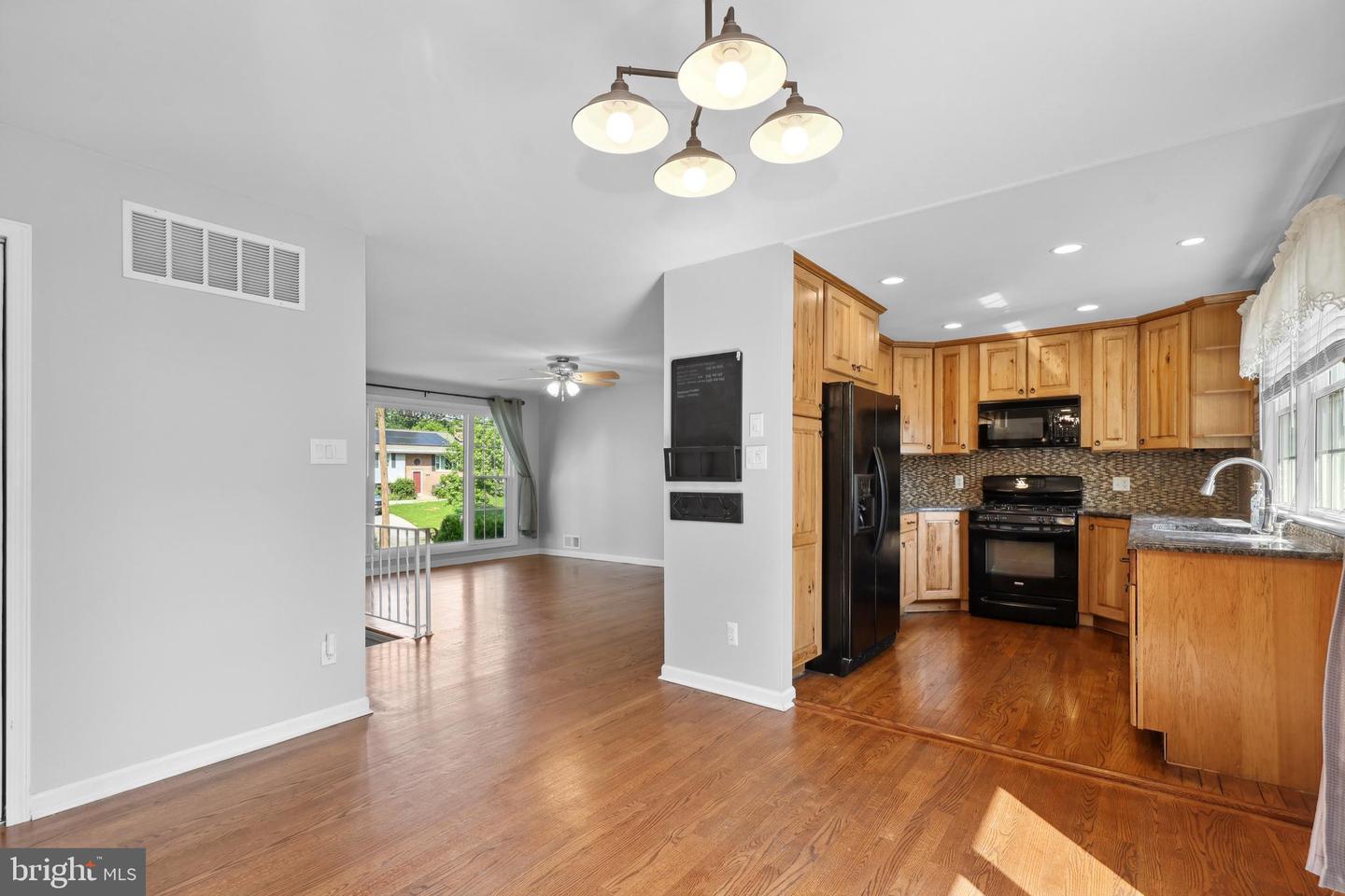 14613 BAUGHER DR, CENTREVILLE, Virginia 20120, 4 Bedrooms Bedrooms, ,2 BathroomsBathrooms,Residential,For sale,14613 BAUGHER DR,VAFX2246928 MLS # VAFX2246928