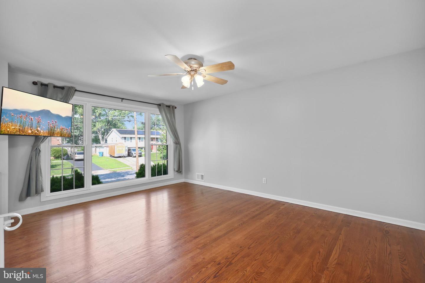14613 BAUGHER DR, CENTREVILLE, Virginia 20120, 4 Bedrooms Bedrooms, ,2 BathroomsBathrooms,Residential,For sale,14613 BAUGHER DR,VAFX2246928 MLS # VAFX2246928