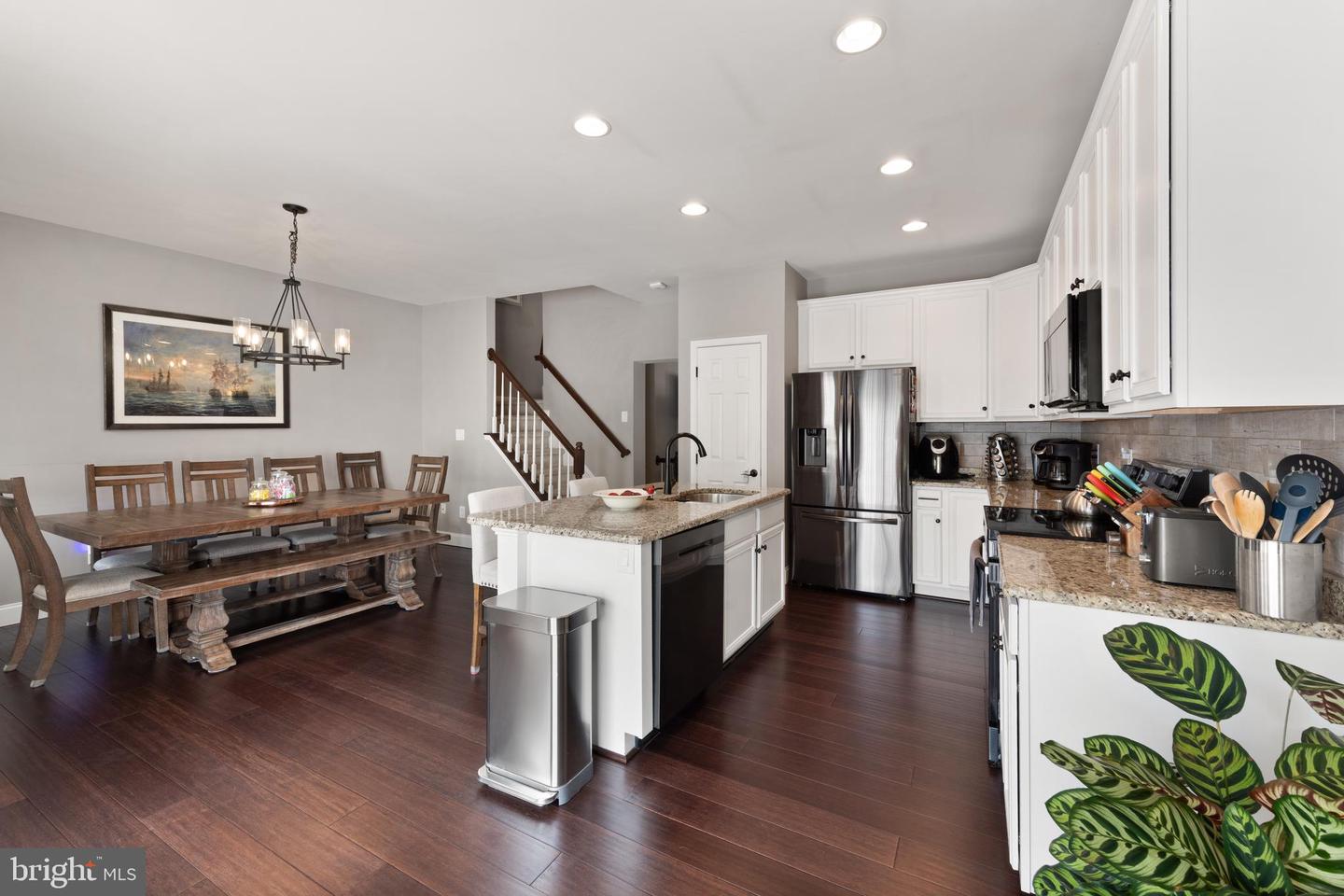 25198 LARKS TER, CHANTILLY, Virginia 20152, 3 Bedrooms Bedrooms, ,2 BathroomsBathrooms,Residential,For sale,25198 LARKS TER,VALO2099384 MLS # VALO2099384