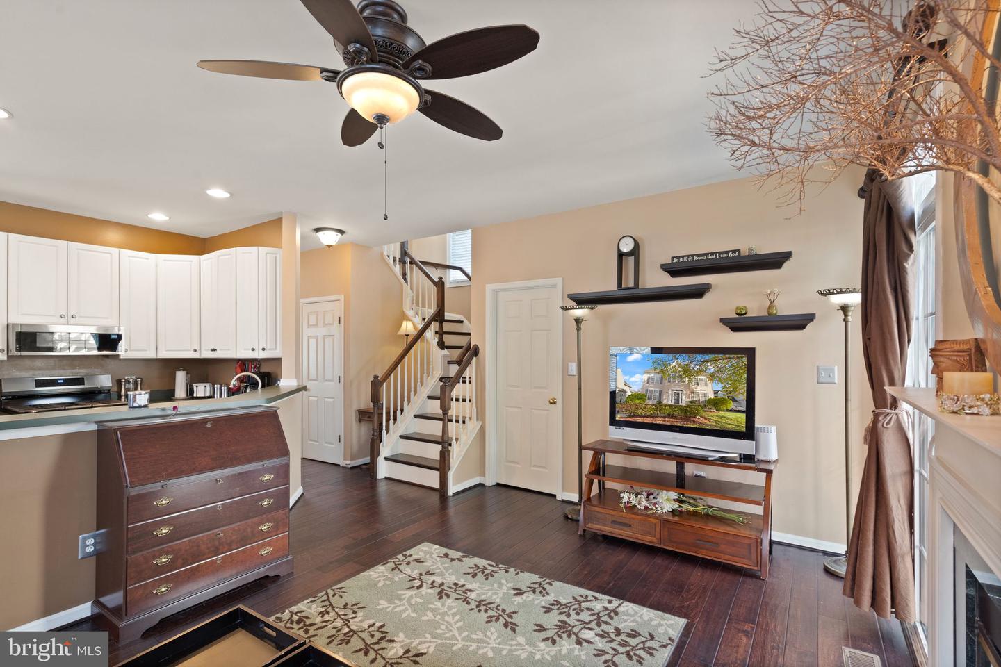 25336 RIPLEYS FIELD DR, CHANTILLY, Virginia 20152, 3 Bedrooms Bedrooms, ,3 BathroomsBathrooms,Residential,For sale,25336 RIPLEYS FIELD DR,VALO2099466 MLS # VALO2099466
