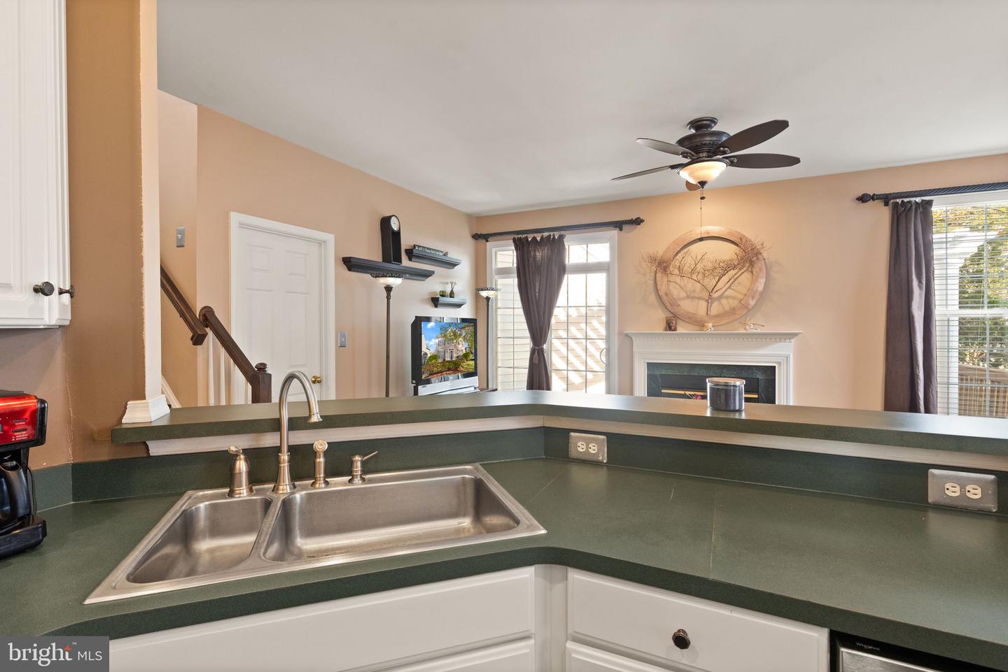 25336 RIPLEYS FIELD DR, CHANTILLY, Virginia 20152, 3 Bedrooms Bedrooms, ,3 BathroomsBathrooms,Residential,For sale,25336 RIPLEYS FIELD DR,VALO2099466 MLS # VALO2099466