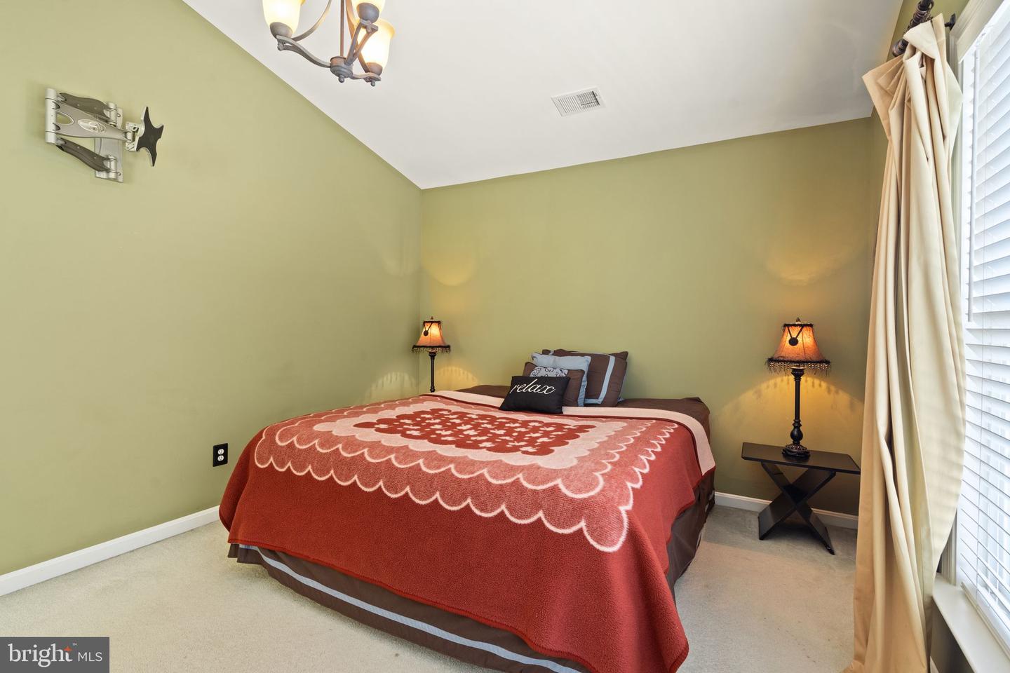25336 RIPLEYS FIELD DR, CHANTILLY, Virginia 20152, 3 Bedrooms Bedrooms, ,3 BathroomsBathrooms,Residential,For sale,25336 RIPLEYS FIELD DR,VALO2099466 MLS # VALO2099466