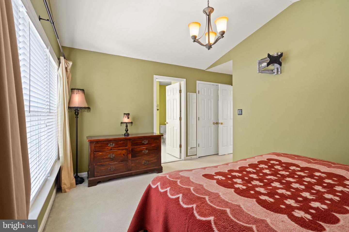 25336 RIPLEYS FIELD DR, CHANTILLY, Virginia 20152, 3 Bedrooms Bedrooms, ,3 BathroomsBathrooms,Residential,For sale,25336 RIPLEYS FIELD DR,VALO2099466 MLS # VALO2099466