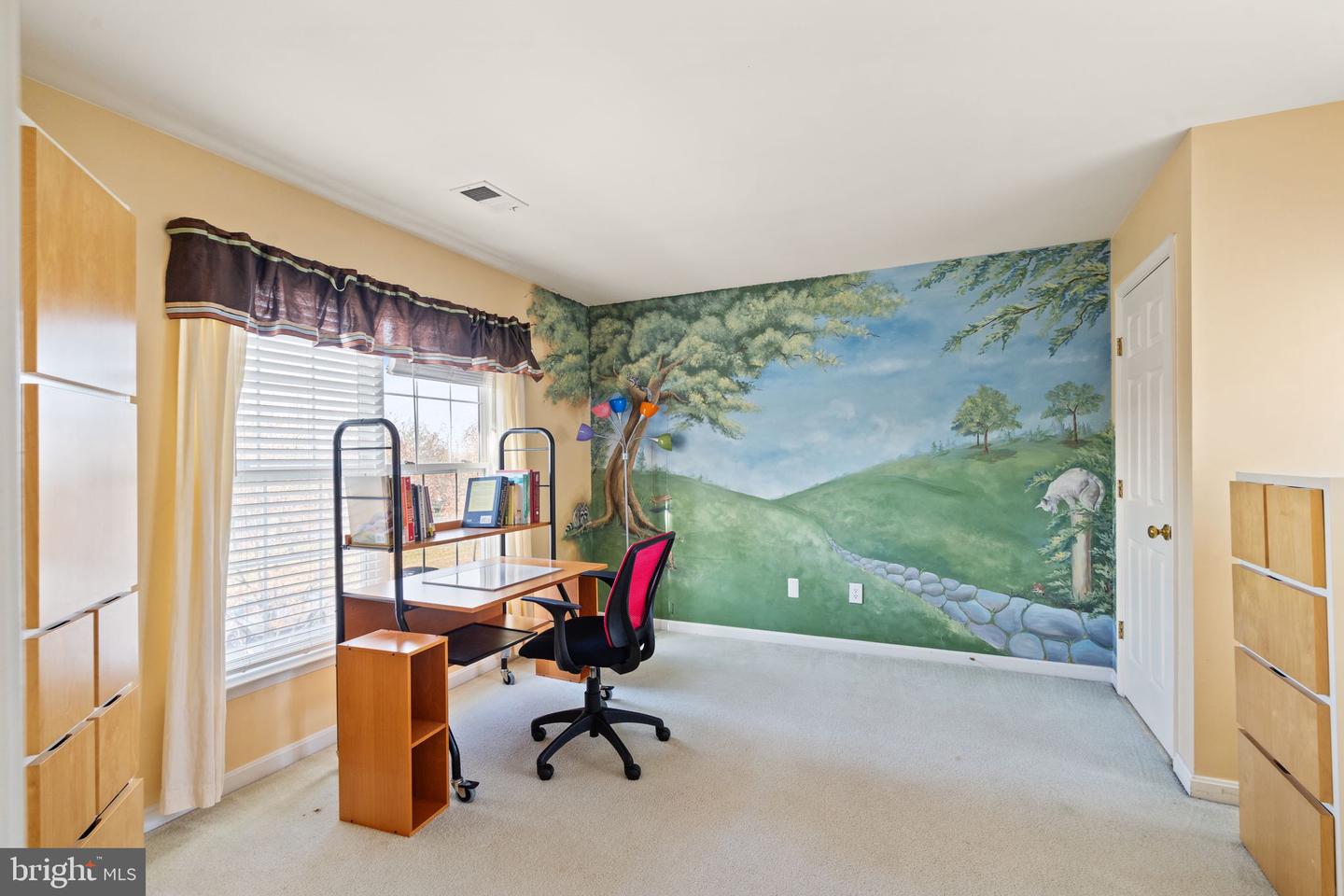 25336 RIPLEYS FIELD DR, CHANTILLY, Virginia 20152, 3 Bedrooms Bedrooms, ,3 BathroomsBathrooms,Residential,For sale,25336 RIPLEYS FIELD DR,VALO2099466 MLS # VALO2099466
