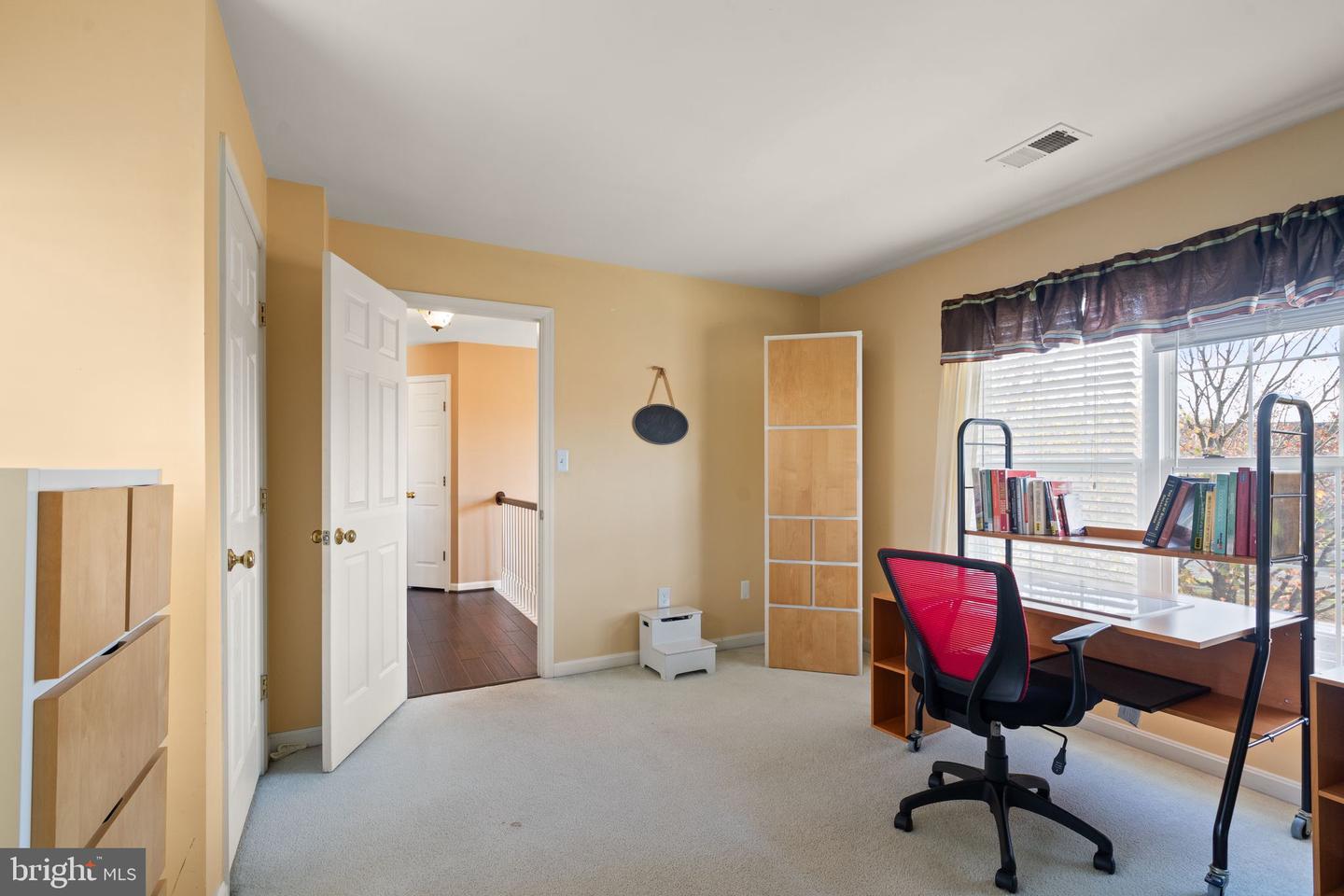 25336 RIPLEYS FIELD DR, CHANTILLY, Virginia 20152, 3 Bedrooms Bedrooms, ,3 BathroomsBathrooms,Residential,For sale,25336 RIPLEYS FIELD DR,VALO2099466 MLS # VALO2099466
