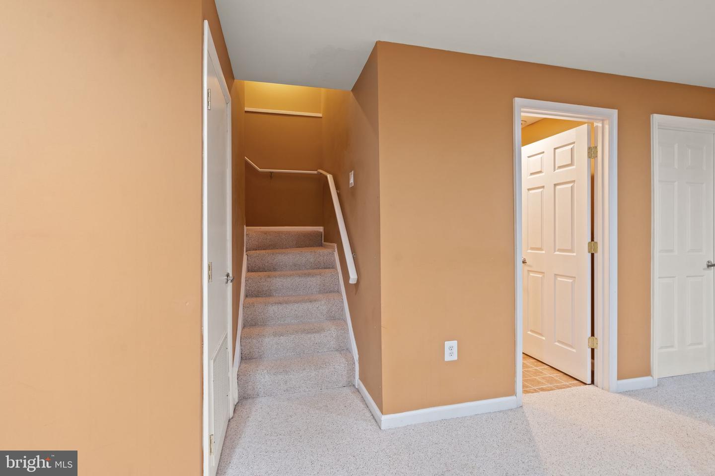25336 RIPLEYS FIELD DR, CHANTILLY, Virginia 20152, 3 Bedrooms Bedrooms, ,3 BathroomsBathrooms,Residential,For sale,25336 RIPLEYS FIELD DR,VALO2099466 MLS # VALO2099466