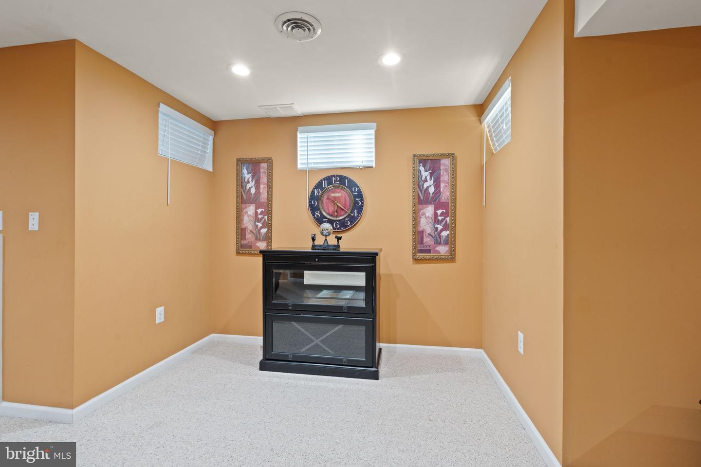 25336 RIPLEYS FIELD DR, CHANTILLY, Virginia 20152, 3 Bedrooms Bedrooms, ,3 BathroomsBathrooms,Residential,For sale,25336 RIPLEYS FIELD DR,VALO2099466 MLS # VALO2099466
