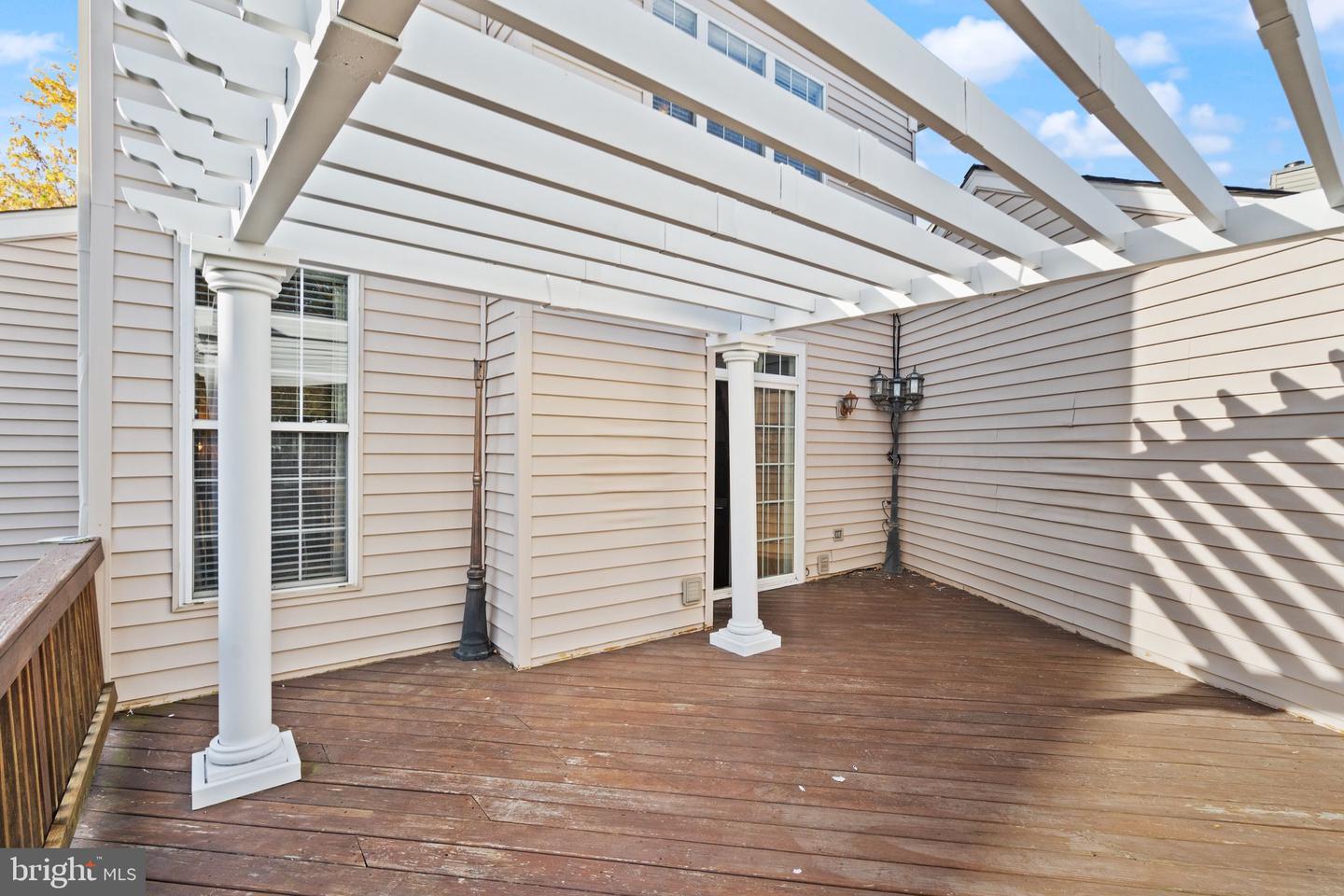 25336 RIPLEYS FIELD DR, CHANTILLY, Virginia 20152, 3 Bedrooms Bedrooms, ,3 BathroomsBathrooms,Residential,For sale,25336 RIPLEYS FIELD DR,VALO2099466 MLS # VALO2099466