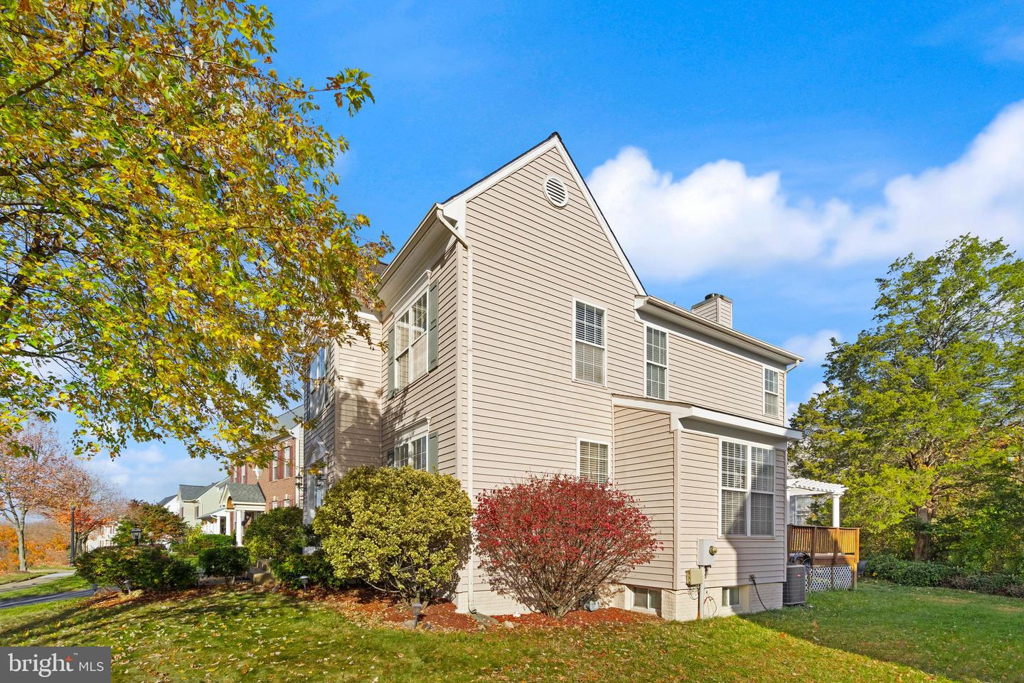 25336 RIPLEYS FIELD DR, CHANTILLY, Virginia 20152, 3 Bedrooms Bedrooms, ,3 BathroomsBathrooms,Residential,For sale,25336 RIPLEYS FIELD DR,VALO2099466 MLS # VALO2099466