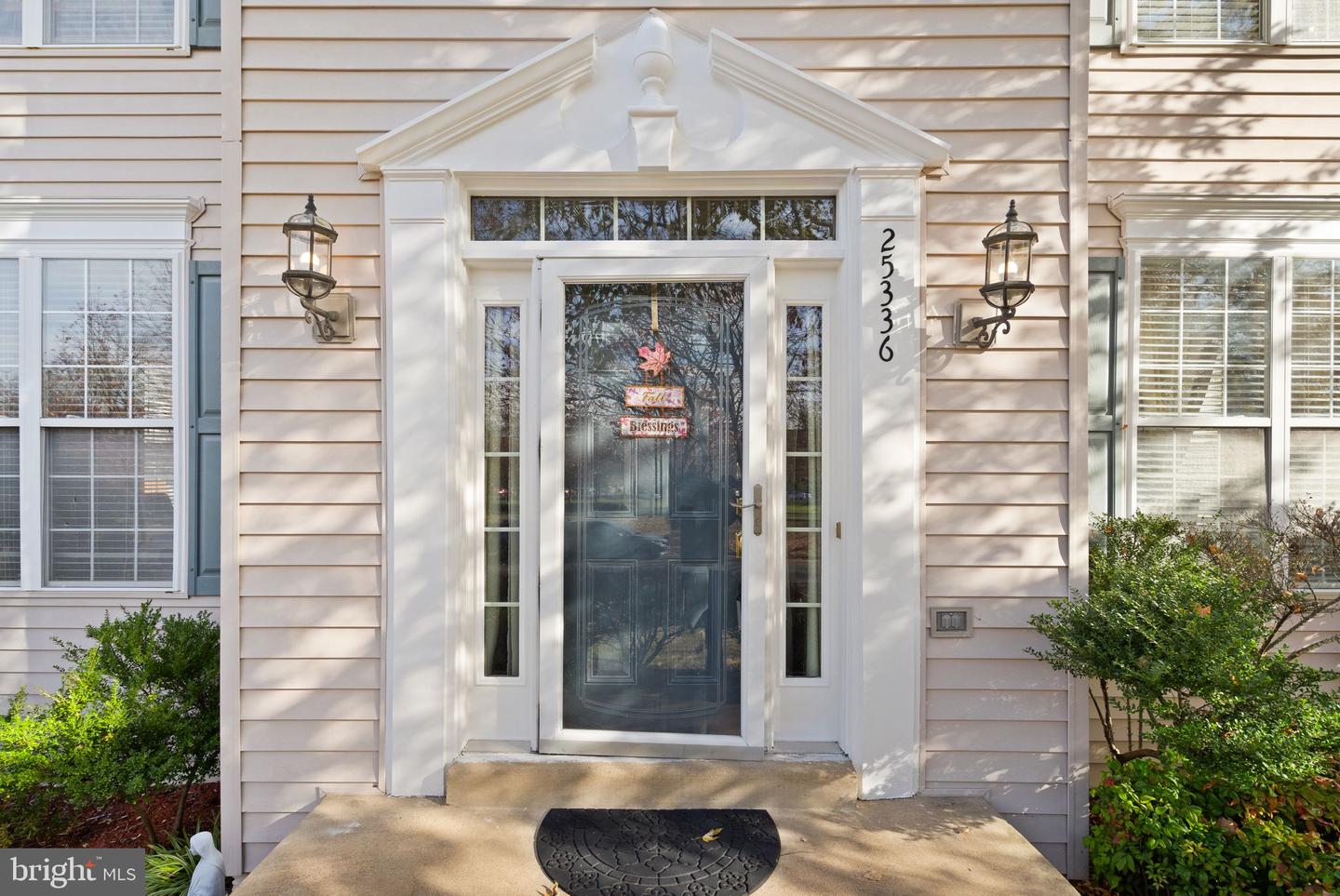 25336 RIPLEYS FIELD DR, CHANTILLY, Virginia 20152, 3 Bedrooms Bedrooms, ,3 BathroomsBathrooms,Residential,For sale,25336 RIPLEYS FIELD DR,VALO2099466 MLS # VALO2099466