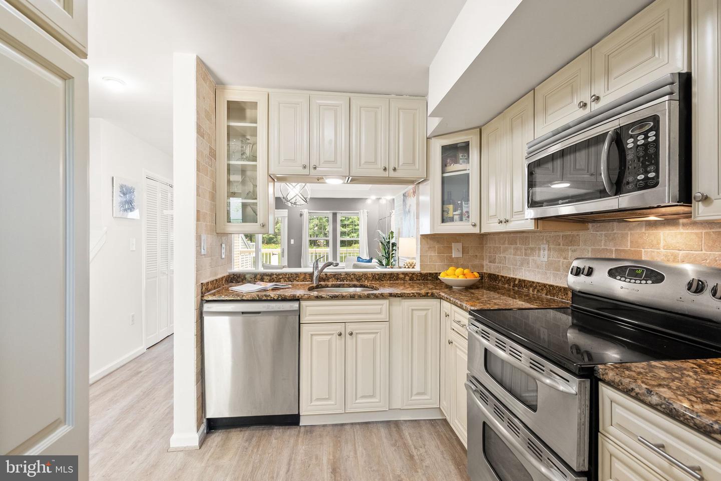 3342 LAKESIDE VIEW DR #4-2, FALLS CHURCH, Virginia 22041, 2 Bedrooms Bedrooms, ,2 BathroomsBathrooms,Residential,For sale,3342 LAKESIDE VIEW DR #4-2,VAFX2247044 MLS # VAFX2247044