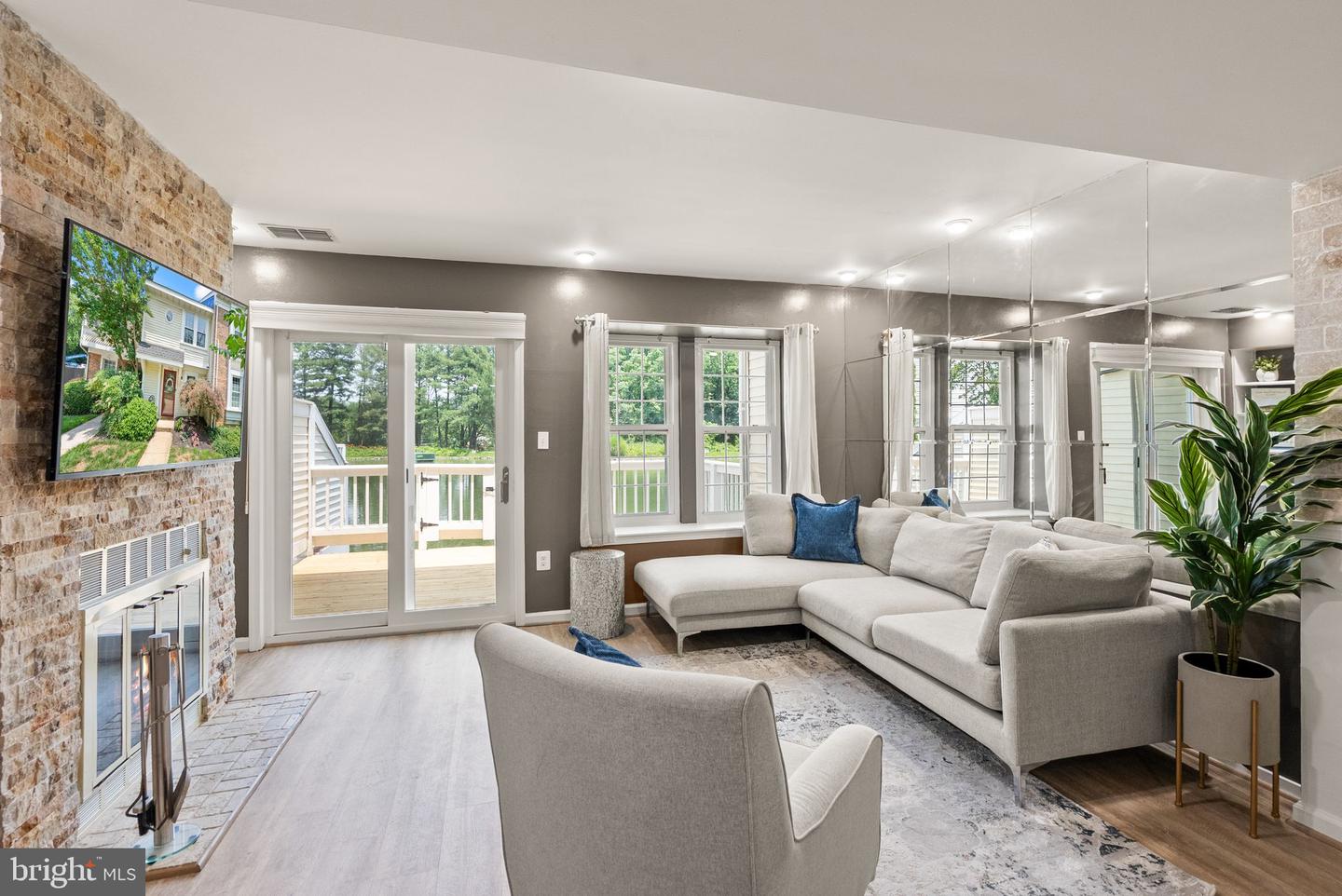 3342 LAKESIDE VIEW DR #4-2, FALLS CHURCH, Virginia 22041, 2 Bedrooms Bedrooms, ,2 BathroomsBathrooms,Residential,For sale,3342 LAKESIDE VIEW DR #4-2,VAFX2247044 MLS # VAFX2247044