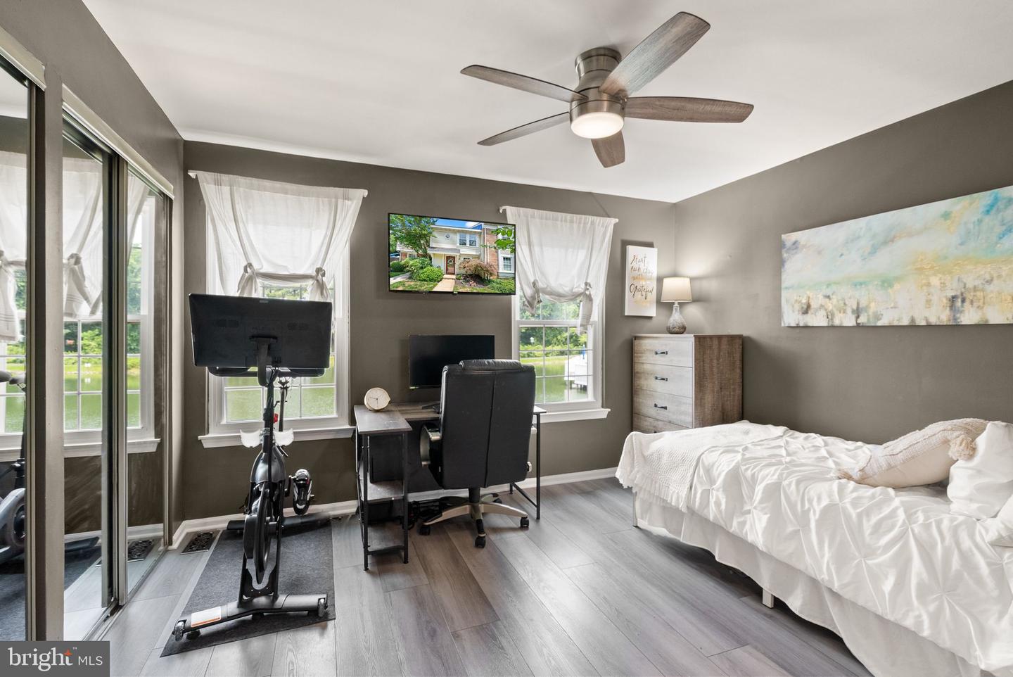 3342 LAKESIDE VIEW DR #4-2, FALLS CHURCH, Virginia 22041, 2 Bedrooms Bedrooms, ,2 BathroomsBathrooms,Residential,For sale,3342 LAKESIDE VIEW DR #4-2,VAFX2247044 MLS # VAFX2247044