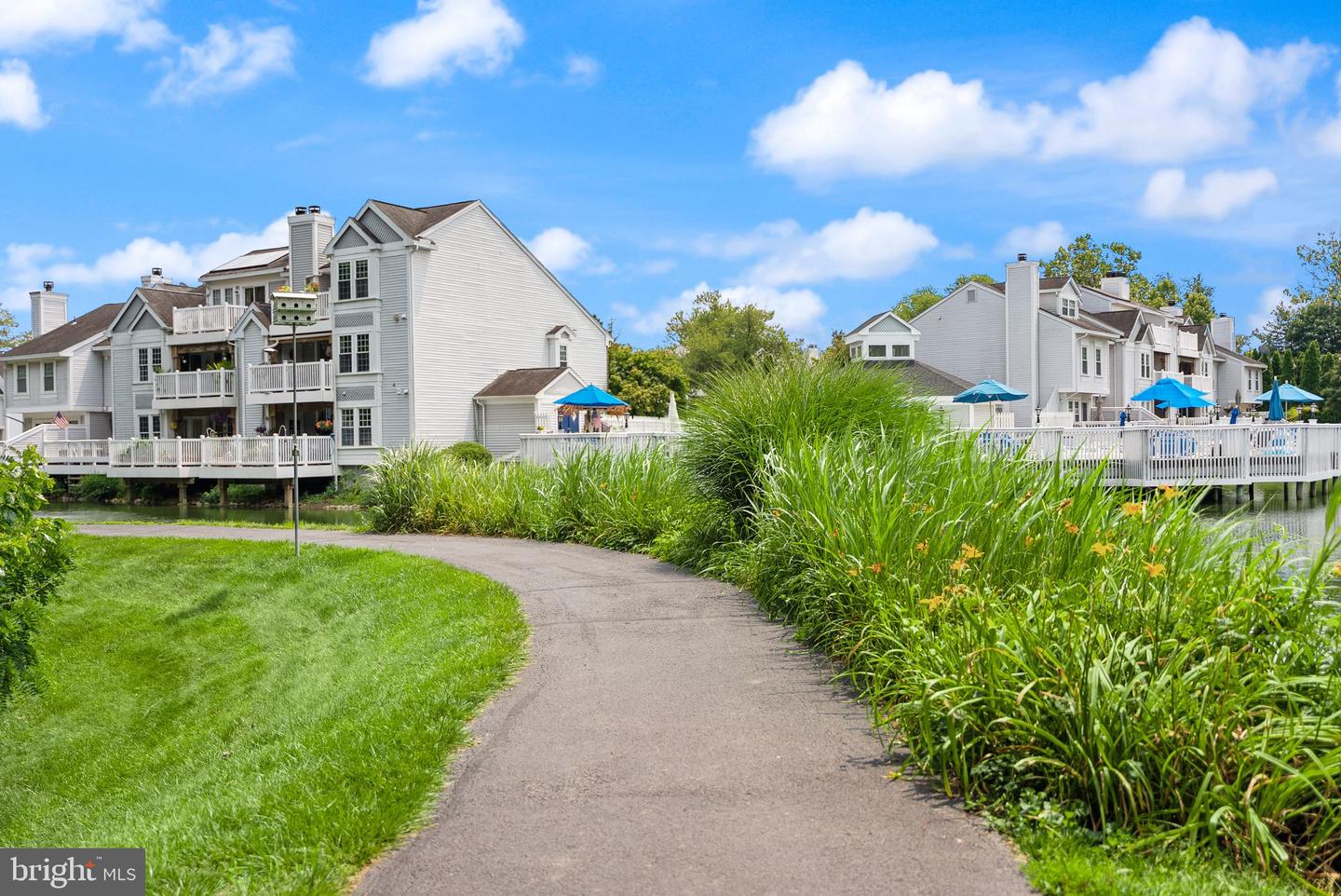 3342 LAKESIDE VIEW DR #4-2, FALLS CHURCH, Virginia 22041, 2 Bedrooms Bedrooms, ,2 BathroomsBathrooms,Residential,For sale,3342 LAKESIDE VIEW DR #4-2,VAFX2247044 MLS # VAFX2247044