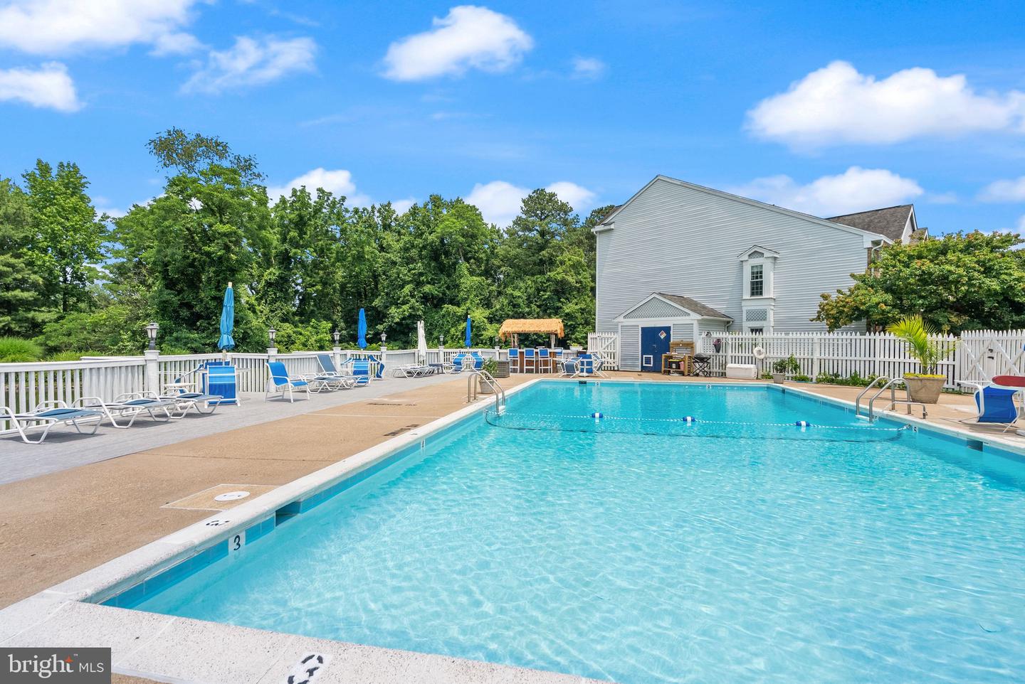 3342 LAKESIDE VIEW DR #4-2, FALLS CHURCH, Virginia 22041, 2 Bedrooms Bedrooms, ,2 BathroomsBathrooms,Residential,For sale,3342 LAKESIDE VIEW DR #4-2,VAFX2247044 MLS # VAFX2247044