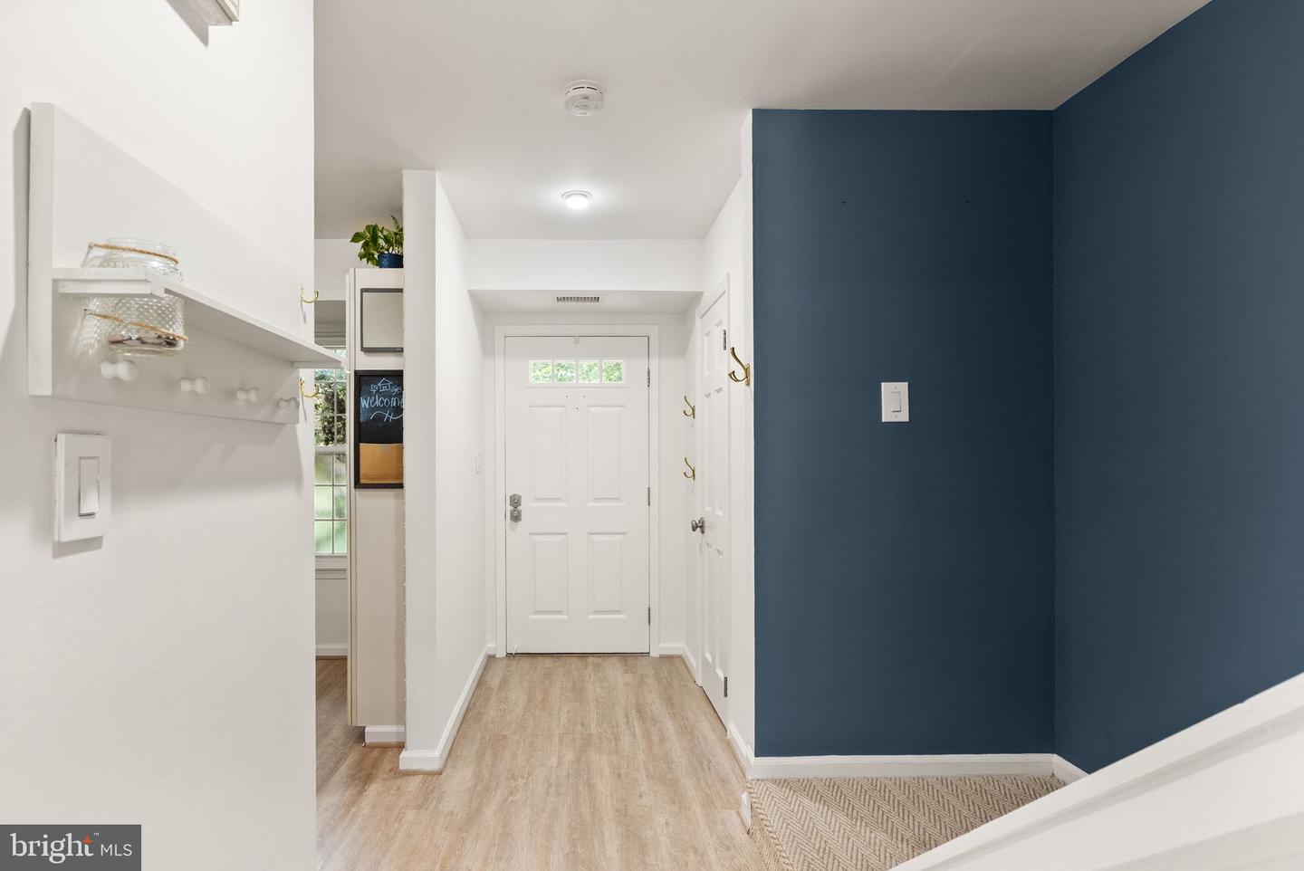 3342 LAKESIDE VIEW DR #4-2, FALLS CHURCH, Virginia 22041, 2 Bedrooms Bedrooms, ,2 BathroomsBathrooms,Residential,For sale,3342 LAKESIDE VIEW DR #4-2,VAFX2247044 MLS # VAFX2247044
