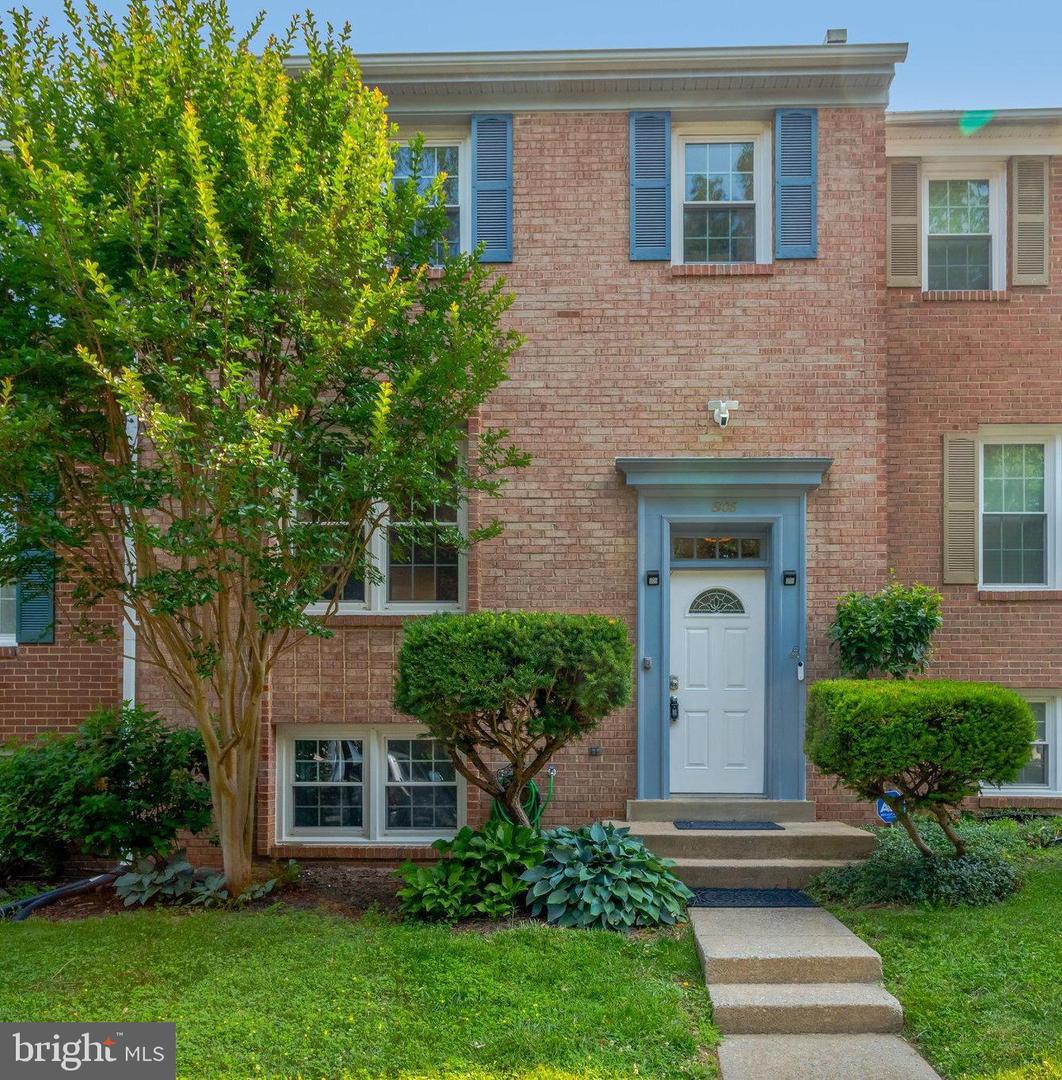 8108 RHODELL LN, SPRINGFIELD, Virginia 22153, 4 Bedrooms Bedrooms, ,3 BathroomsBathrooms,Residential,For sale,8108 RHODELL LN,VAFX2247058 MLS # VAFX2247058