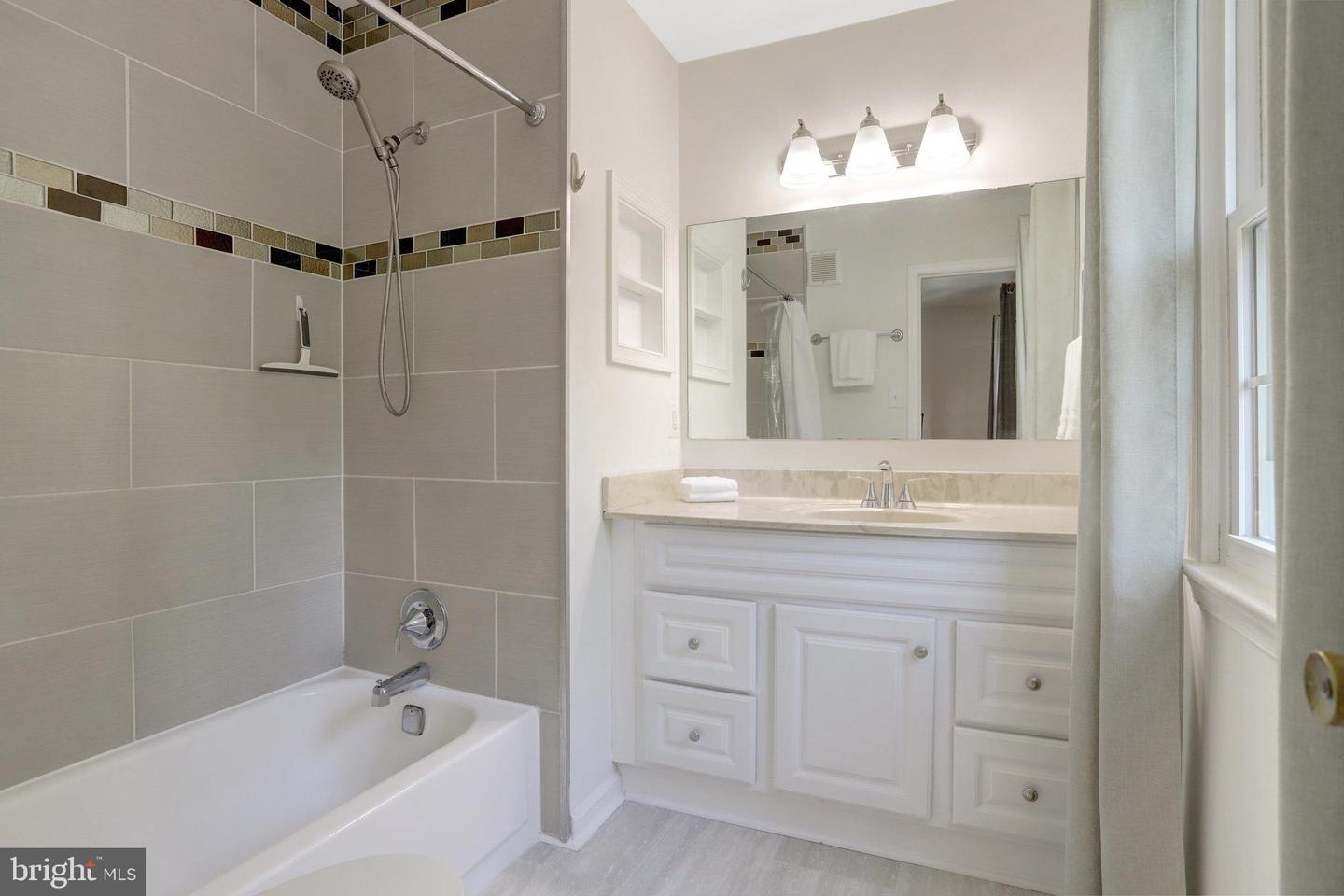 8108 RHODELL LN, SPRINGFIELD, Virginia 22153, 4 Bedrooms Bedrooms, ,3 BathroomsBathrooms,Residential,For sale,8108 RHODELL LN,VAFX2247058 MLS # VAFX2247058