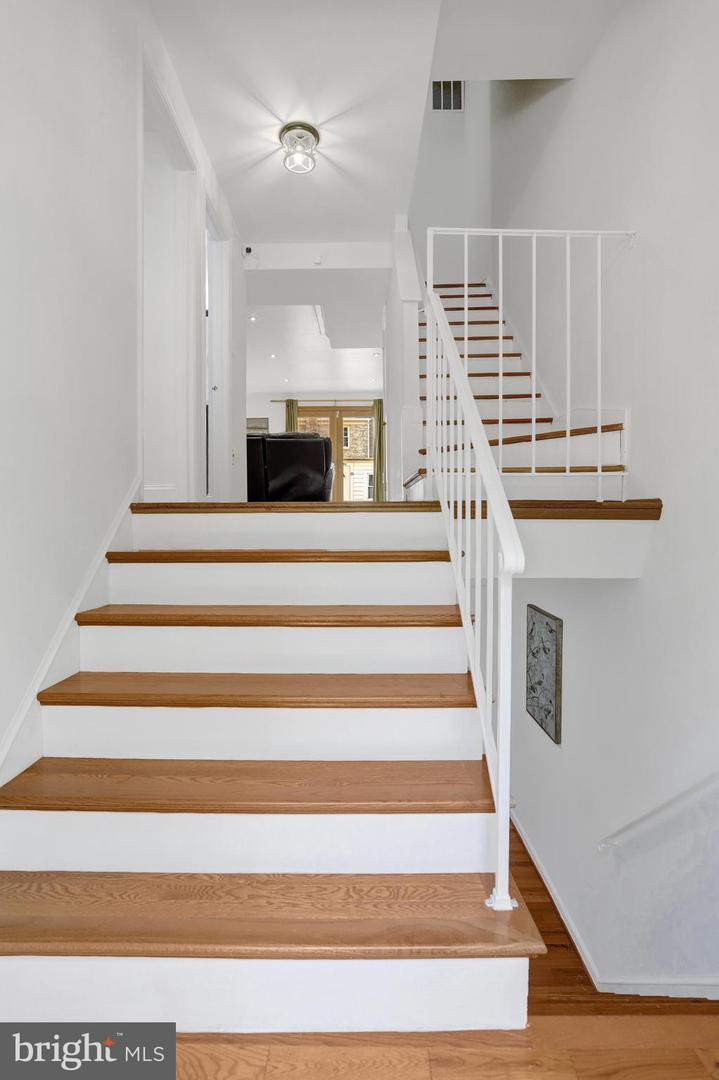 8108 RHODELL LN, SPRINGFIELD, Virginia 22153, 4 Bedrooms Bedrooms, ,3 BathroomsBathrooms,Residential,For sale,8108 RHODELL LN,VAFX2247058 MLS # VAFX2247058