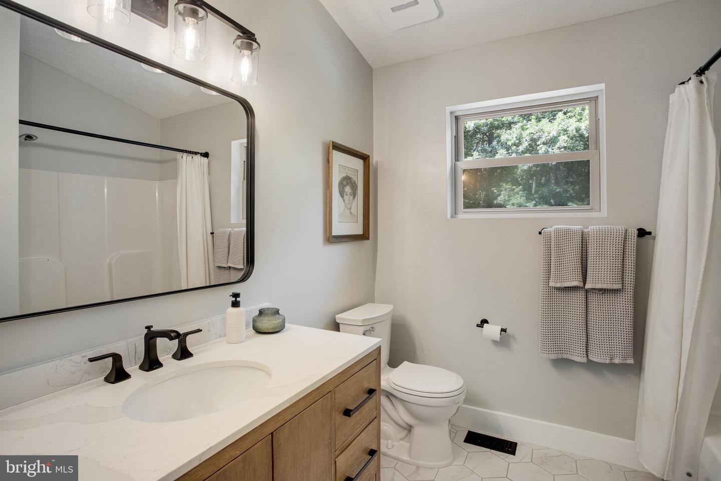 5171 SANDY STONE LN, BROAD RUN, Virginia 20137, 4 Bedrooms Bedrooms, 8 Rooms Rooms,3 BathroomsBathrooms,Residential,For sale,5171 SANDY STONE LN,VAFQ2017026 MLS # VAFQ2017026