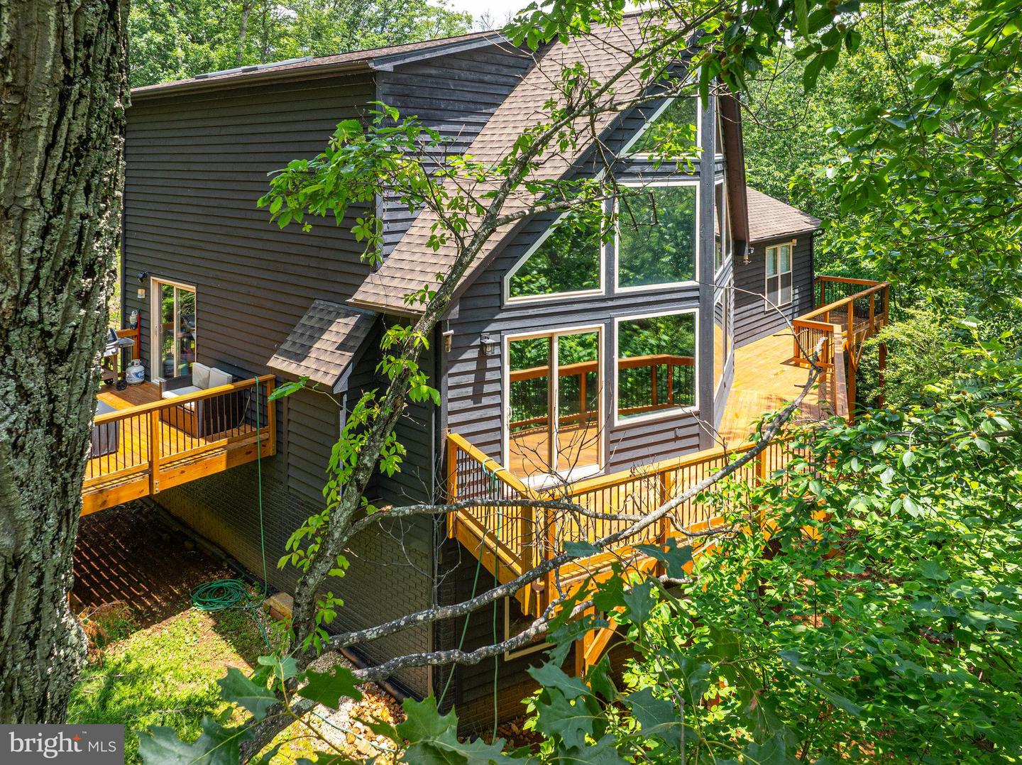 5171 SANDY STONE LN, BROAD RUN, Virginia 20137, 4 Bedrooms Bedrooms, 8 Rooms Rooms,3 BathroomsBathrooms,Residential,For sale,5171 SANDY STONE LN,VAFQ2017026 MLS # VAFQ2017026