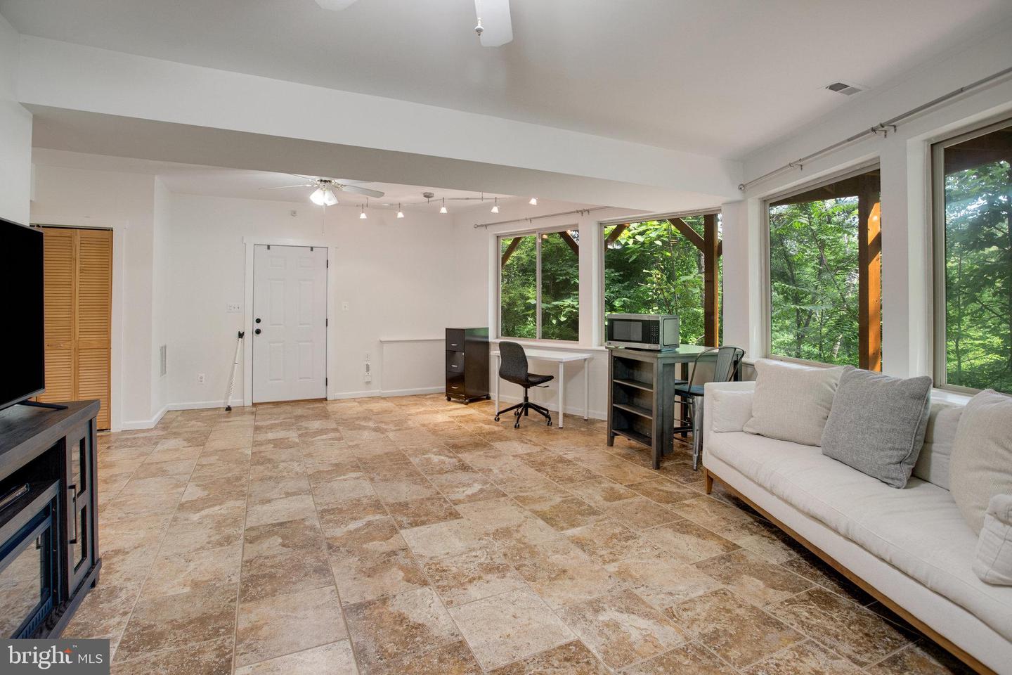 5171 SANDY STONE LN, BROAD RUN, Virginia 20137, 4 Bedrooms Bedrooms, 8 Rooms Rooms,3 BathroomsBathrooms,Residential,For sale,5171 SANDY STONE LN,VAFQ2017026 MLS # VAFQ2017026