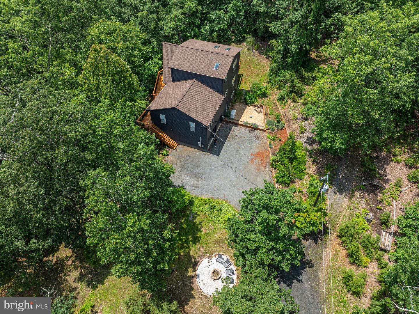 5171 SANDY STONE LN, BROAD RUN, Virginia 20137, 4 Bedrooms Bedrooms, 8 Rooms Rooms,3 BathroomsBathrooms,Residential,For sale,5171 SANDY STONE LN,VAFQ2017026 MLS # VAFQ2017026