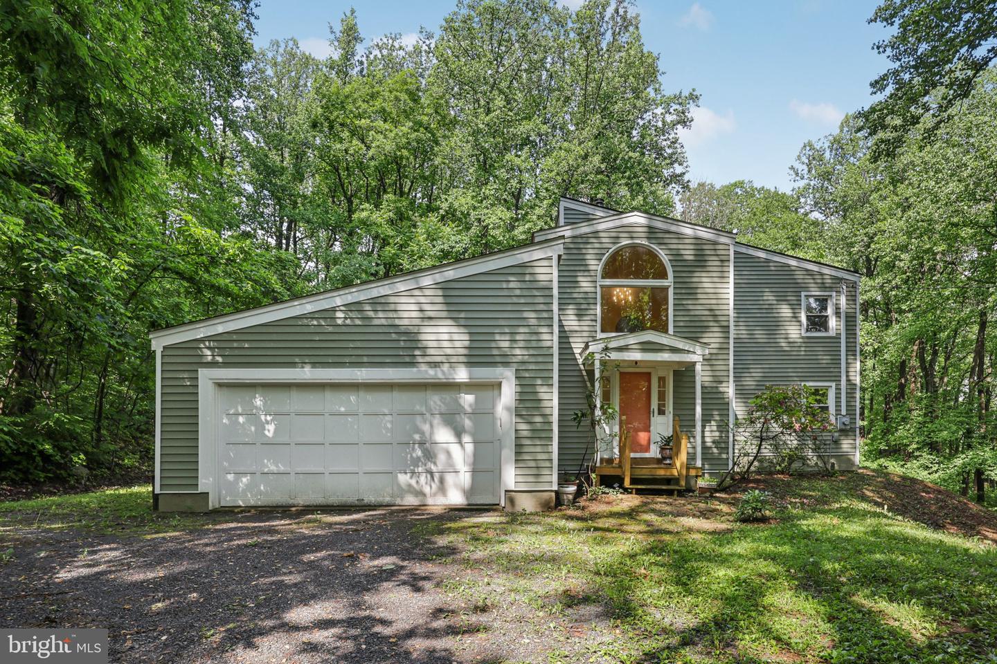 28 CLIFF RD, FRONT ROYAL, Virginia 22630, 3 Bedrooms Bedrooms, ,3 BathroomsBathrooms,Residential,For sale,28 CLIFF RD,VAWR2011432 MLS # VAWR2011432