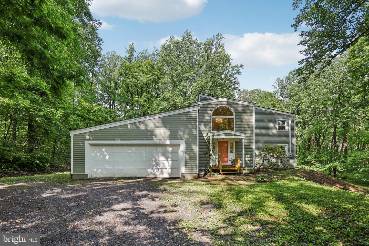 28 CLIFF RD, FRONT ROYAL, Virginia 22630, 3 Bedrooms Bedrooms, ,3 BathroomsBathrooms,Residential,For sale,28 CLIFF RD,VAWR2011432 MLS # VAWR2011432