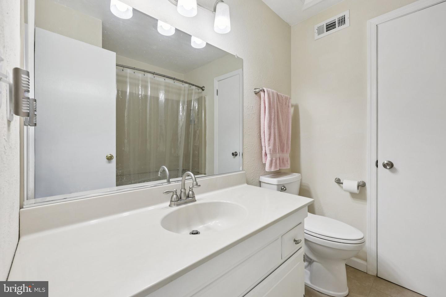 28 CLIFF RD, FRONT ROYAL, Virginia 22630, 3 Bedrooms Bedrooms, ,3 BathroomsBathrooms,Residential,For sale,28 CLIFF RD,VAWR2011432 MLS # VAWR2011432