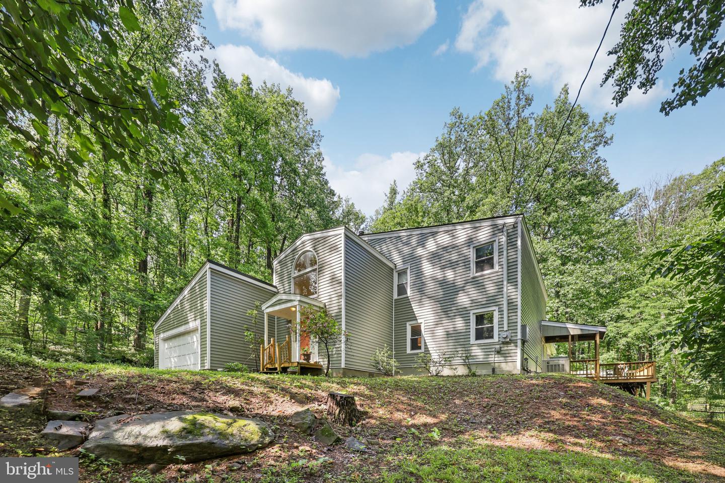 28 CLIFF RD, FRONT ROYAL, Virginia 22630, 3 Bedrooms Bedrooms, ,3 BathroomsBathrooms,Residential,For sale,28 CLIFF RD,VAWR2011432 MLS # VAWR2011432