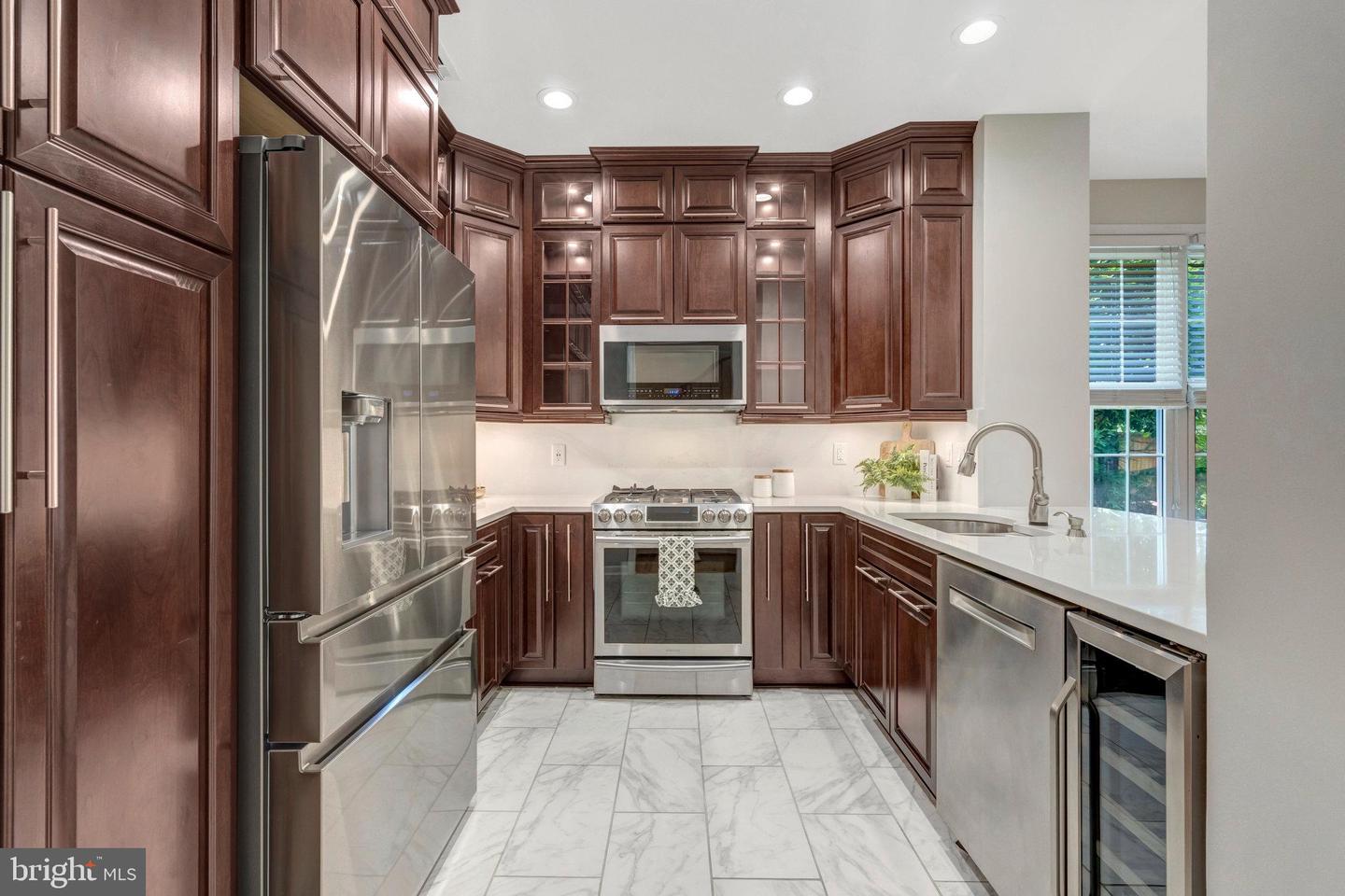 13717 CURRANT LOOP, GAINESVILLE, Virginia 20155, 3 Bedrooms Bedrooms, ,3 BathroomsBathrooms,Residential,For sale,13717 CURRANT LOOP,VAPW2096930 MLS # VAPW2096930