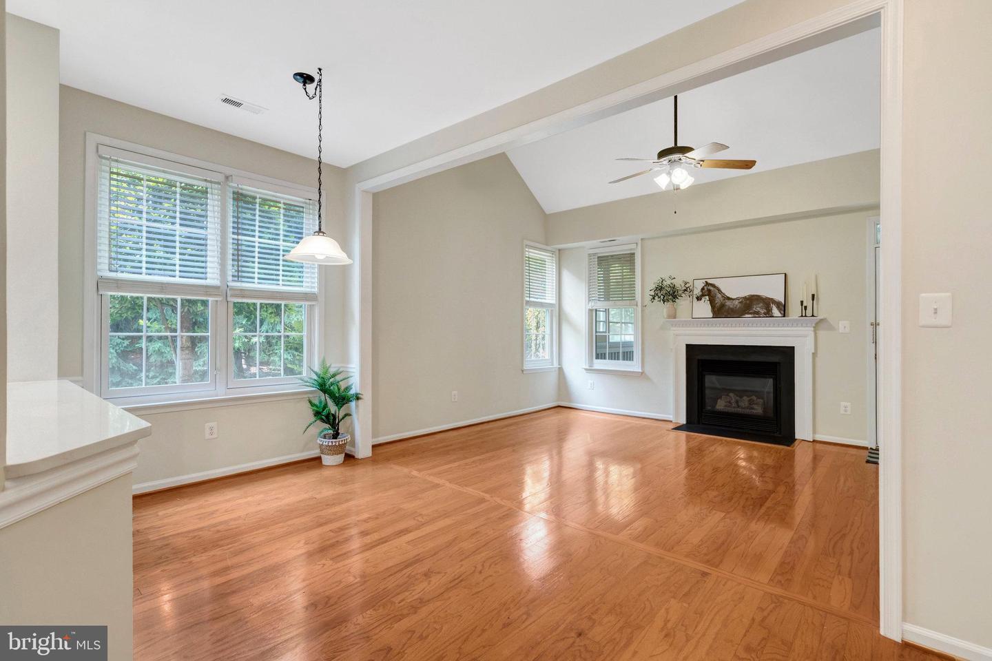 13717 CURRANT LOOP, GAINESVILLE, Virginia 20155, 3 Bedrooms Bedrooms, ,3 BathroomsBathrooms,Residential,For sale,13717 CURRANT LOOP,VAPW2096930 MLS # VAPW2096930