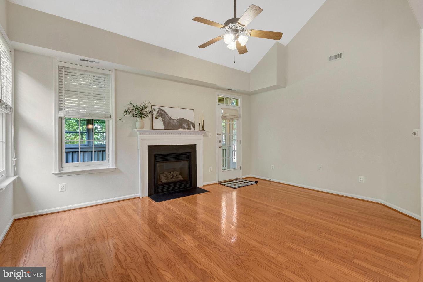 13717 CURRANT LOOP, GAINESVILLE, Virginia 20155, 3 Bedrooms Bedrooms, ,3 BathroomsBathrooms,Residential,For sale,13717 CURRANT LOOP,VAPW2096930 MLS # VAPW2096930