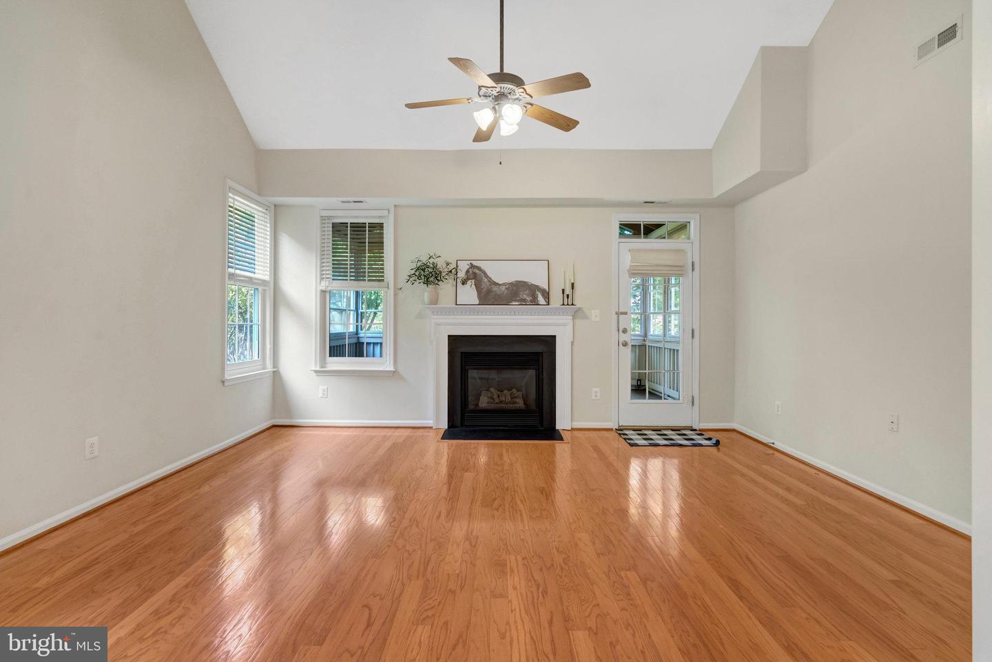 13717 CURRANT LOOP, GAINESVILLE, Virginia 20155, 3 Bedrooms Bedrooms, ,3 BathroomsBathrooms,Residential,For sale,13717 CURRANT LOOP,VAPW2096930 MLS # VAPW2096930