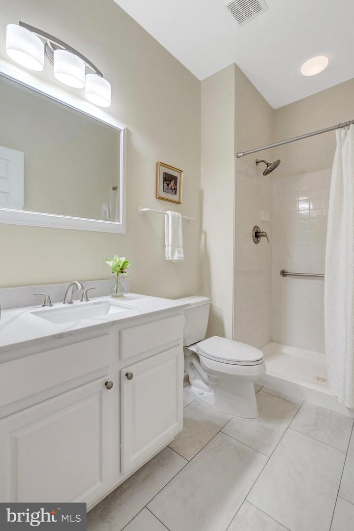 13717 CURRANT LOOP, GAINESVILLE, Virginia 20155, 3 Bedrooms Bedrooms, ,3 BathroomsBathrooms,Residential,For sale,13717 CURRANT LOOP,VAPW2096930 MLS # VAPW2096930