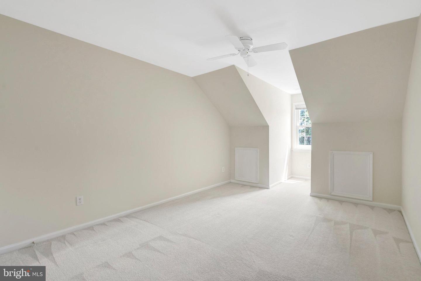 13717 CURRANT LOOP, GAINESVILLE, Virginia 20155, 3 Bedrooms Bedrooms, ,3 BathroomsBathrooms,Residential,For sale,13717 CURRANT LOOP,VAPW2096930 MLS # VAPW2096930
