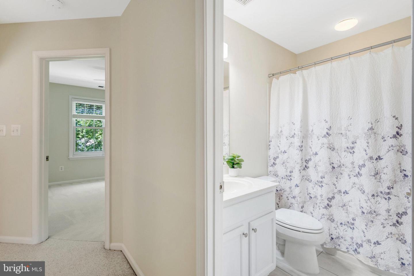 13717 CURRANT LOOP, GAINESVILLE, Virginia 20155, 3 Bedrooms Bedrooms, ,3 BathroomsBathrooms,Residential,For sale,13717 CURRANT LOOP,VAPW2096930 MLS # VAPW2096930