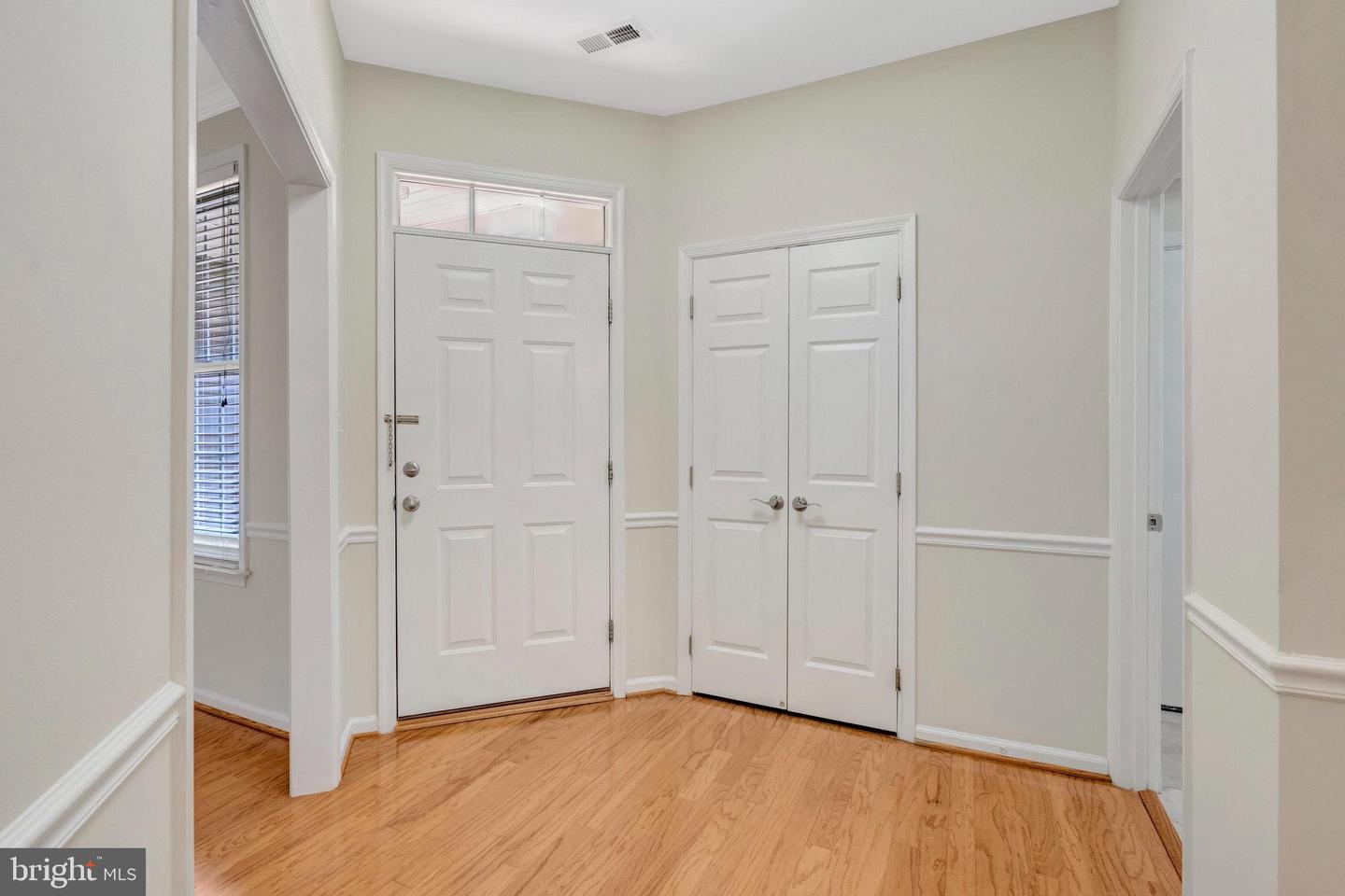 13717 CURRANT LOOP, GAINESVILLE, Virginia 20155, 3 Bedrooms Bedrooms, ,3 BathroomsBathrooms,Residential,For sale,13717 CURRANT LOOP,VAPW2096930 MLS # VAPW2096930