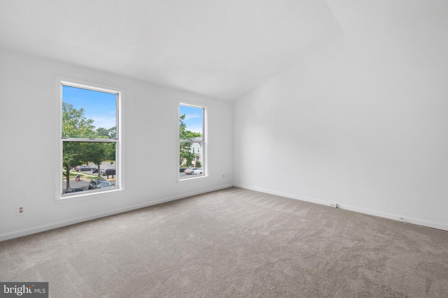 5840 WESCOTT HILLS WAY, ALEXANDRIA, Virginia 22315, 3 Bedrooms Bedrooms, ,2 BathroomsBathrooms,Residential,For sale,5840 WESCOTT HILLS WAY,VAFX2247210 MLS # VAFX2247210