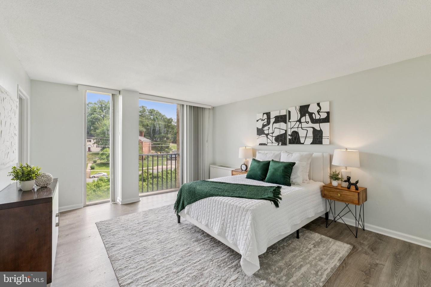 4600 S FOUR MILE RUN DR #526, ARLINGTON, Virginia 22204, 1 Bedroom Bedrooms, ,1 BathroomBathrooms,Residential,For sale,4600 S FOUR MILE RUN DR #526,VAAR2059208 MLS # VAAR2059208